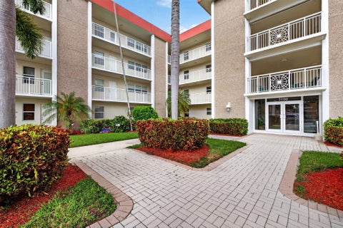 Tiny photo for 3100 NE 48TH Court #409, Lighthouse Point, FL 33064 (MLS # B26071356)