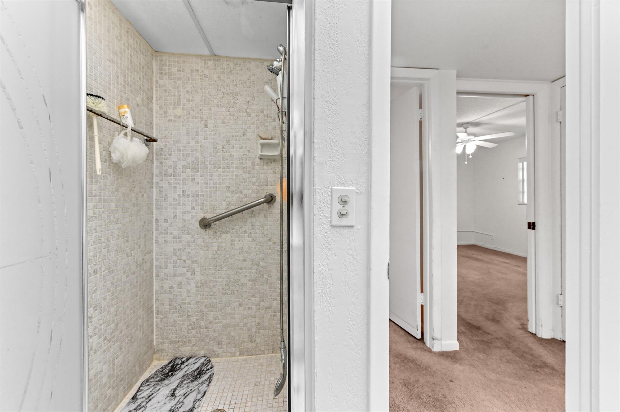 KINGS POINT - Residential