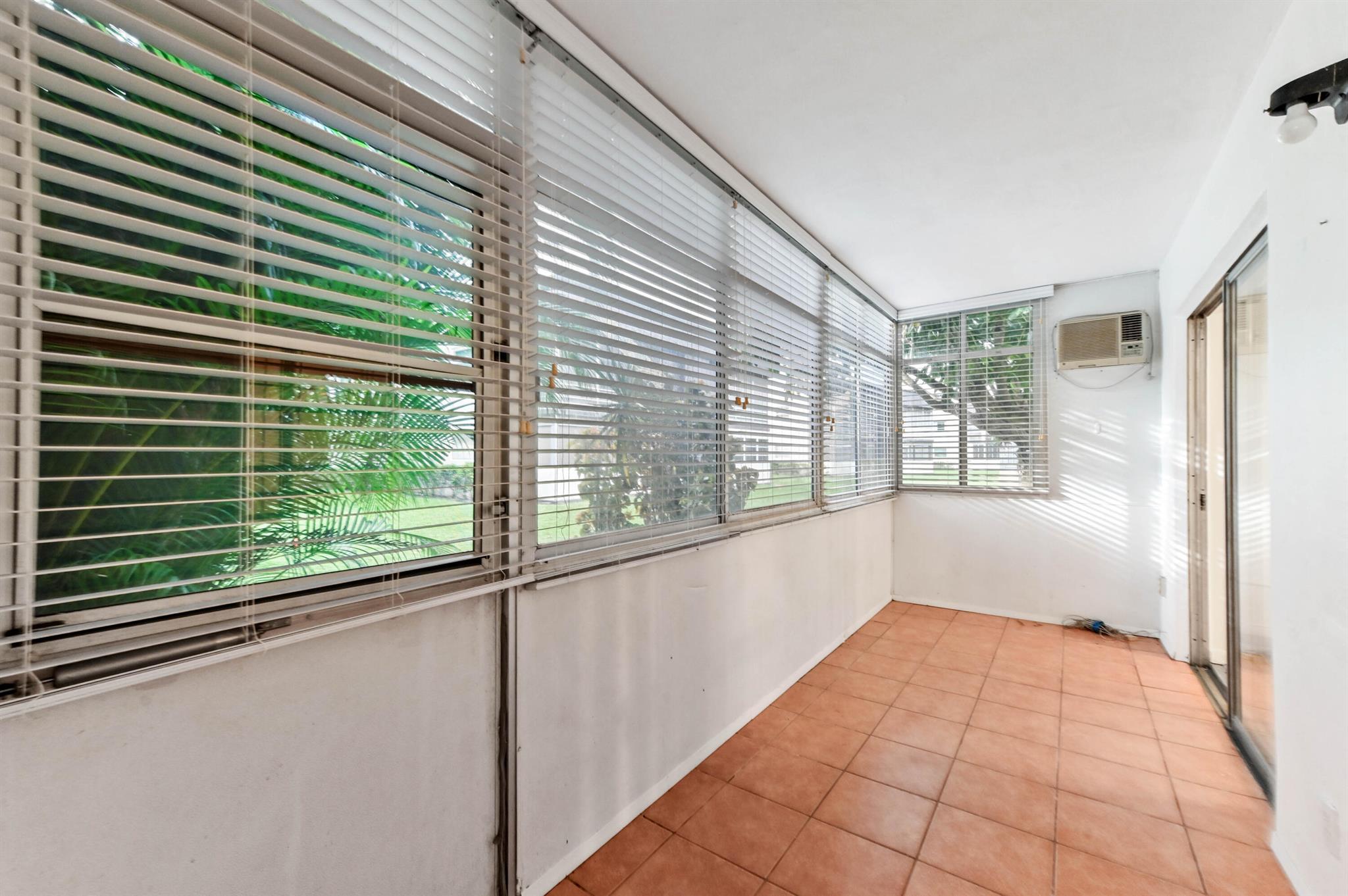 KINGS POINT - Residential