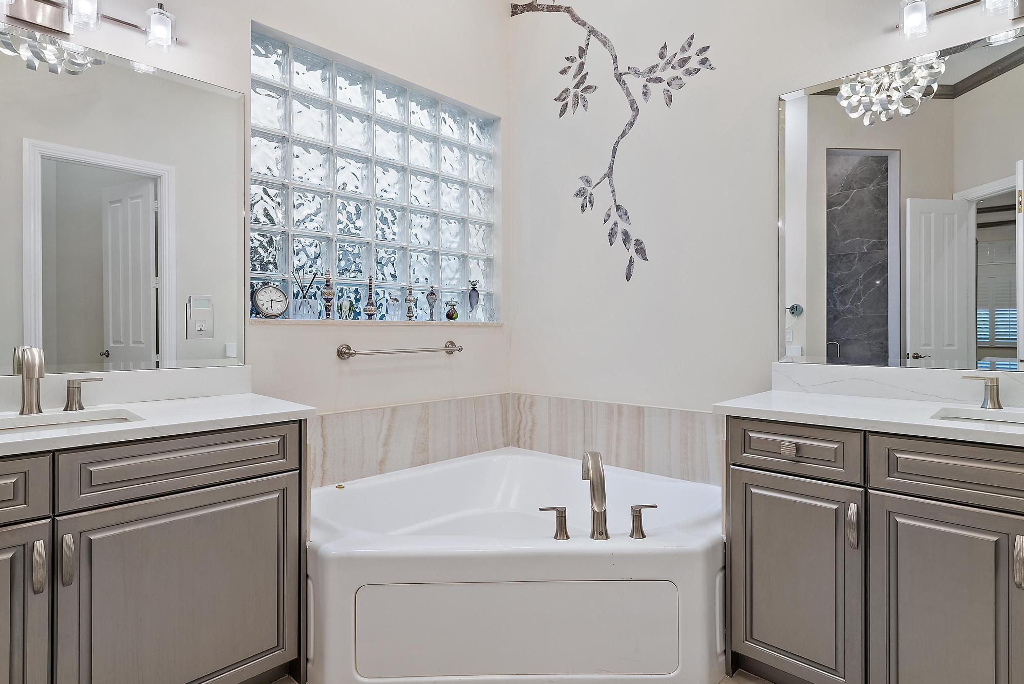 IBIS GOLF AND COUNTRY CLU - Residential