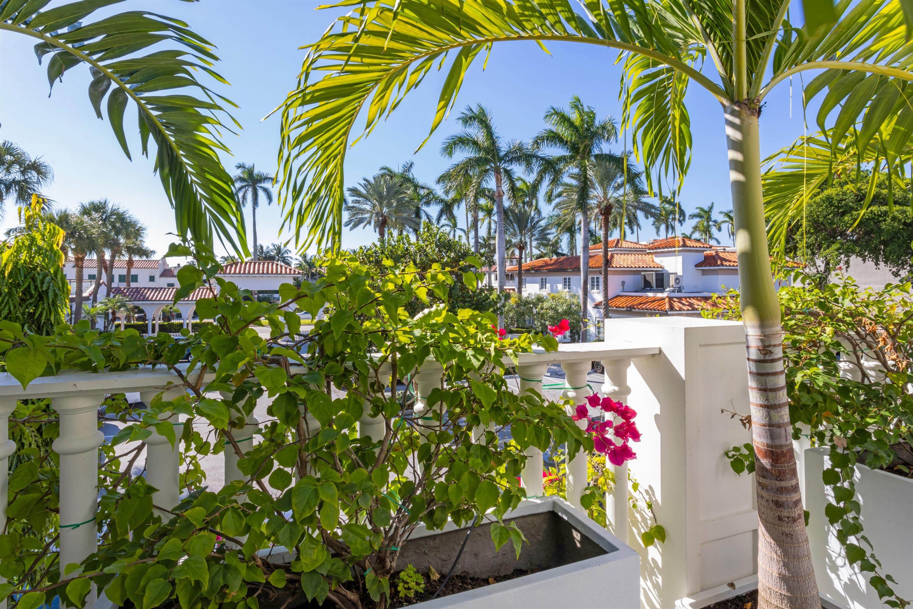 PHIPPS PLAZA - Residential