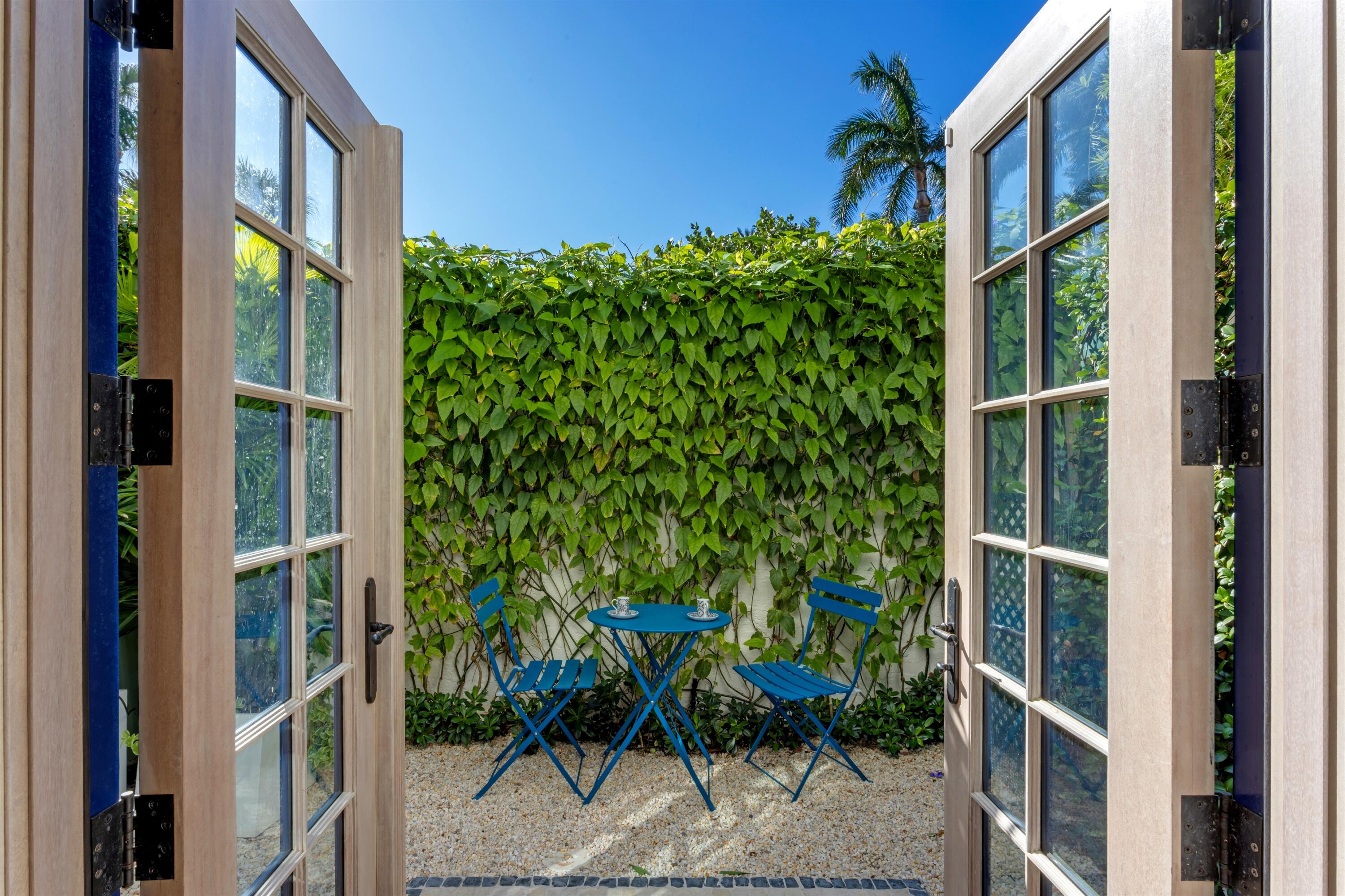 PHIPPS PLAZA - Residential