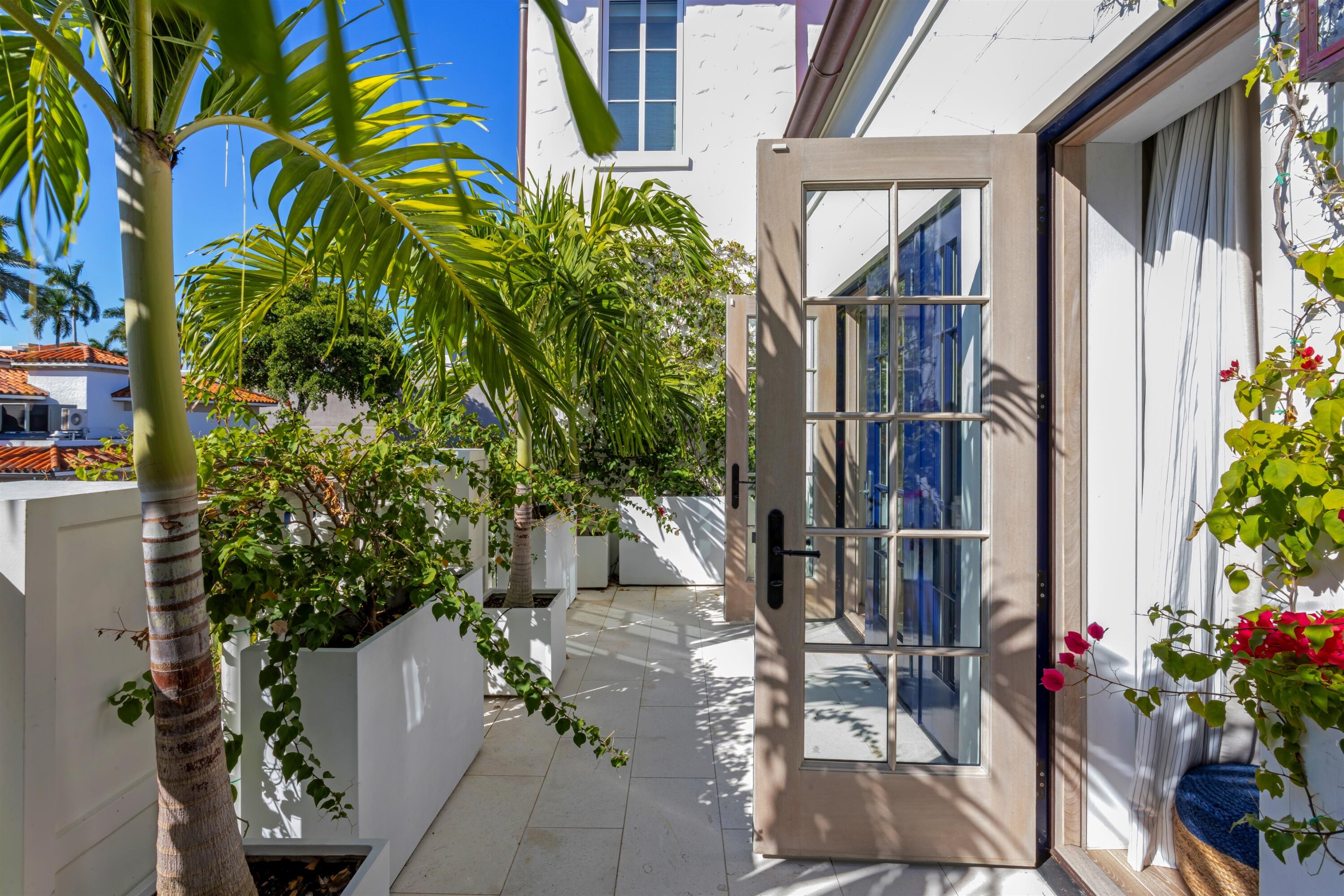 PHIPPS PLAZA - Residential