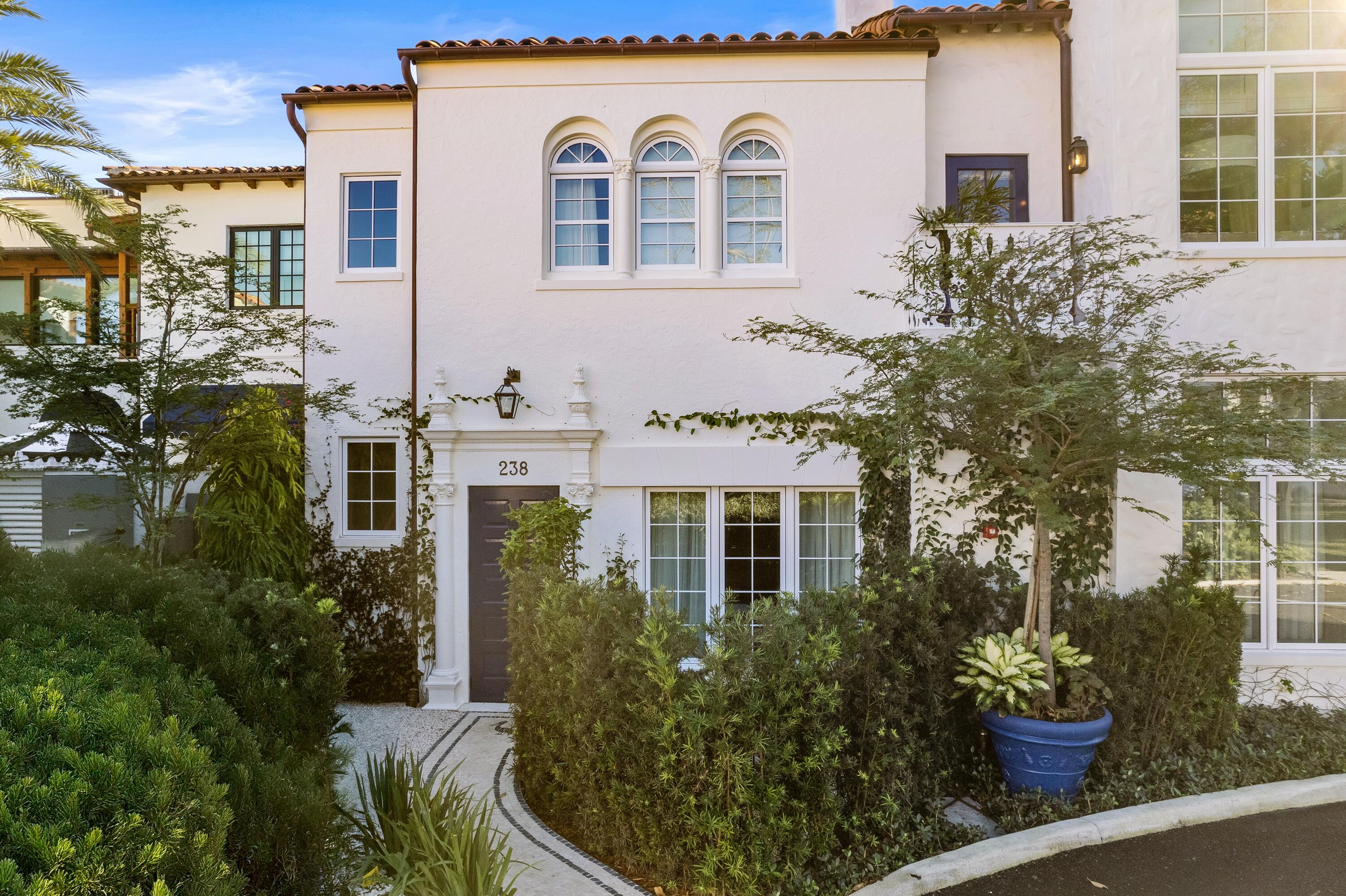 PHIPPS PLAZA - Residential