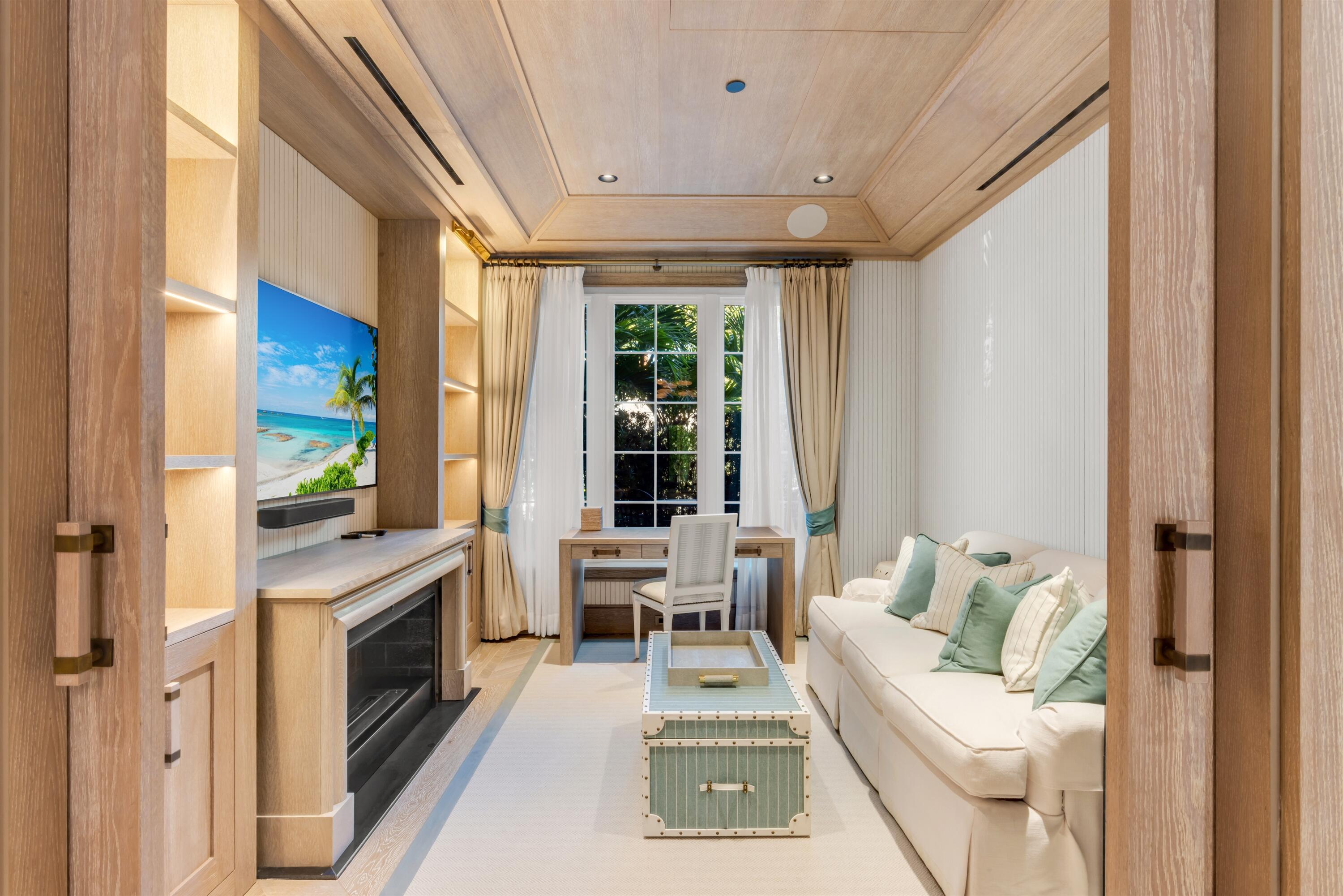 PHIPPS PLAZA - Residential