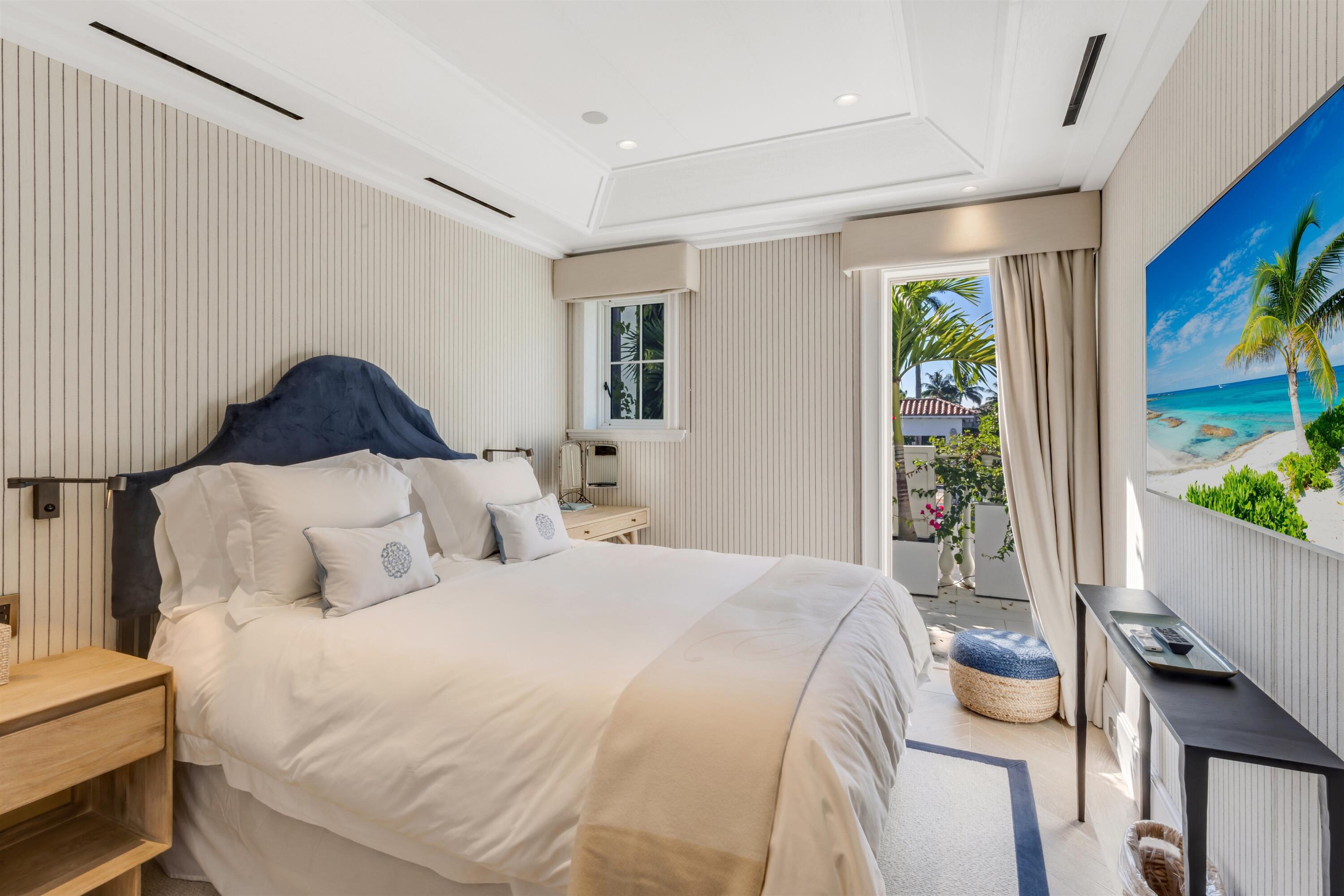 PHIPPS PLAZA - Residential