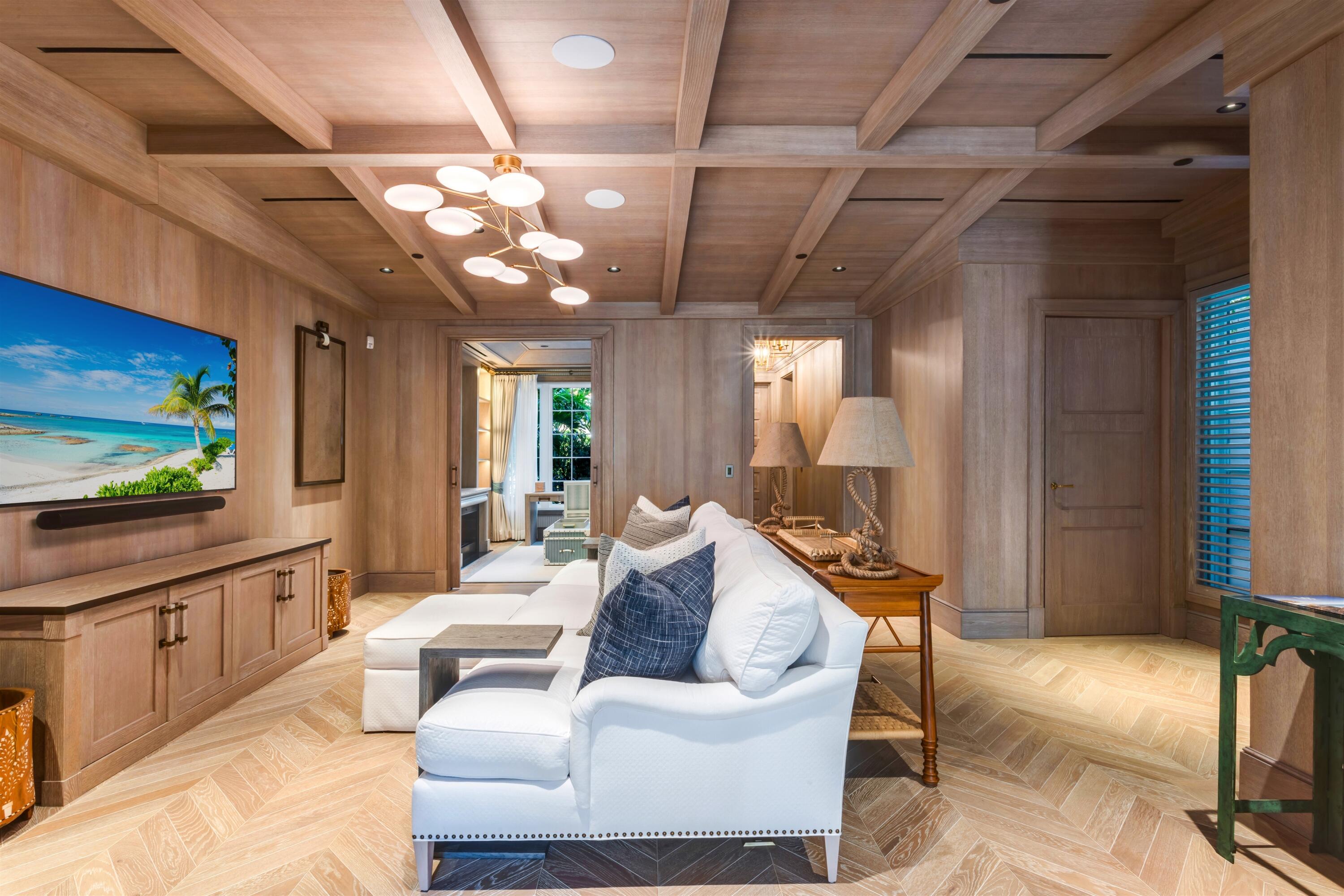 PHIPPS PLAZA - Residential