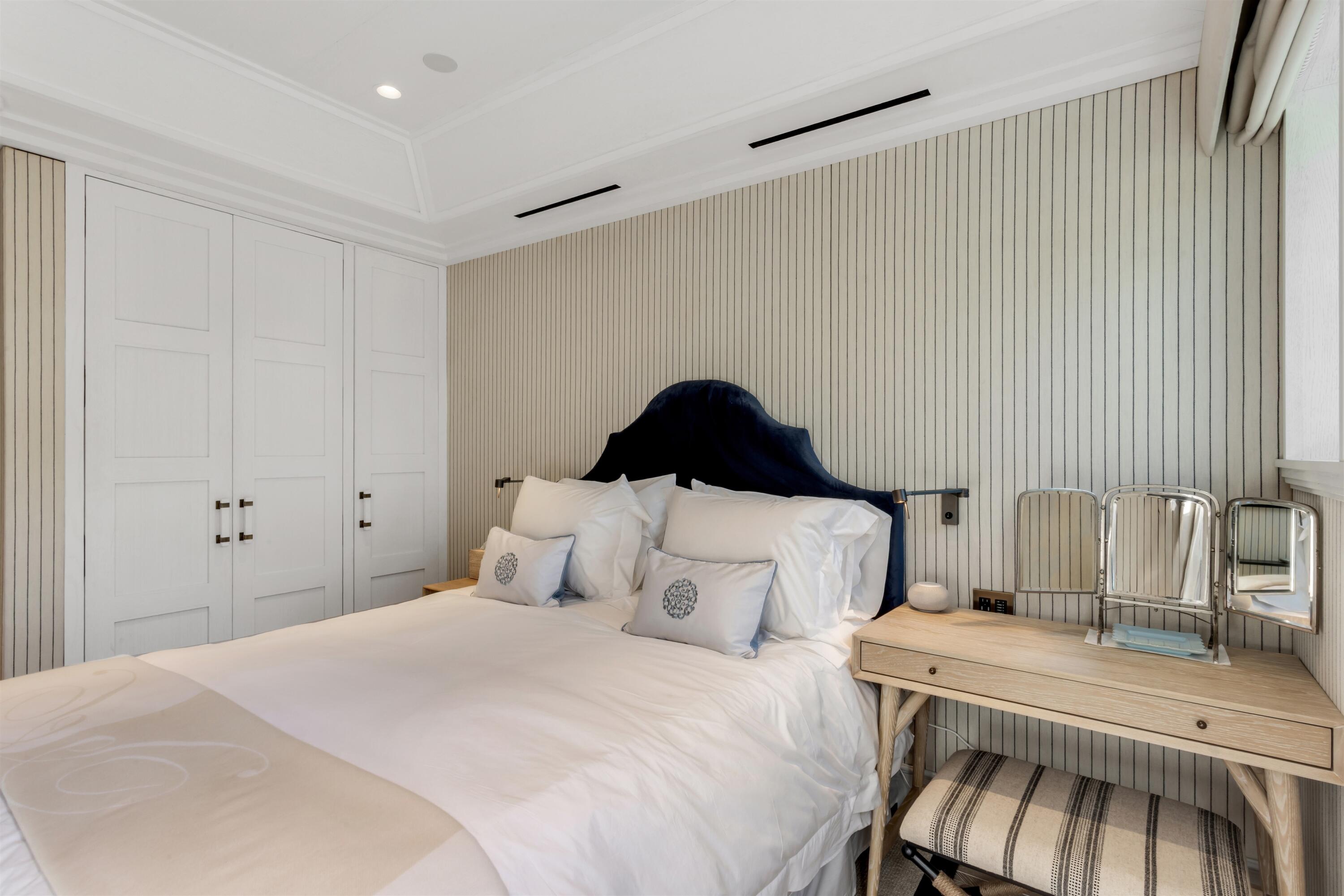 PHIPPS PLAZA - Residential