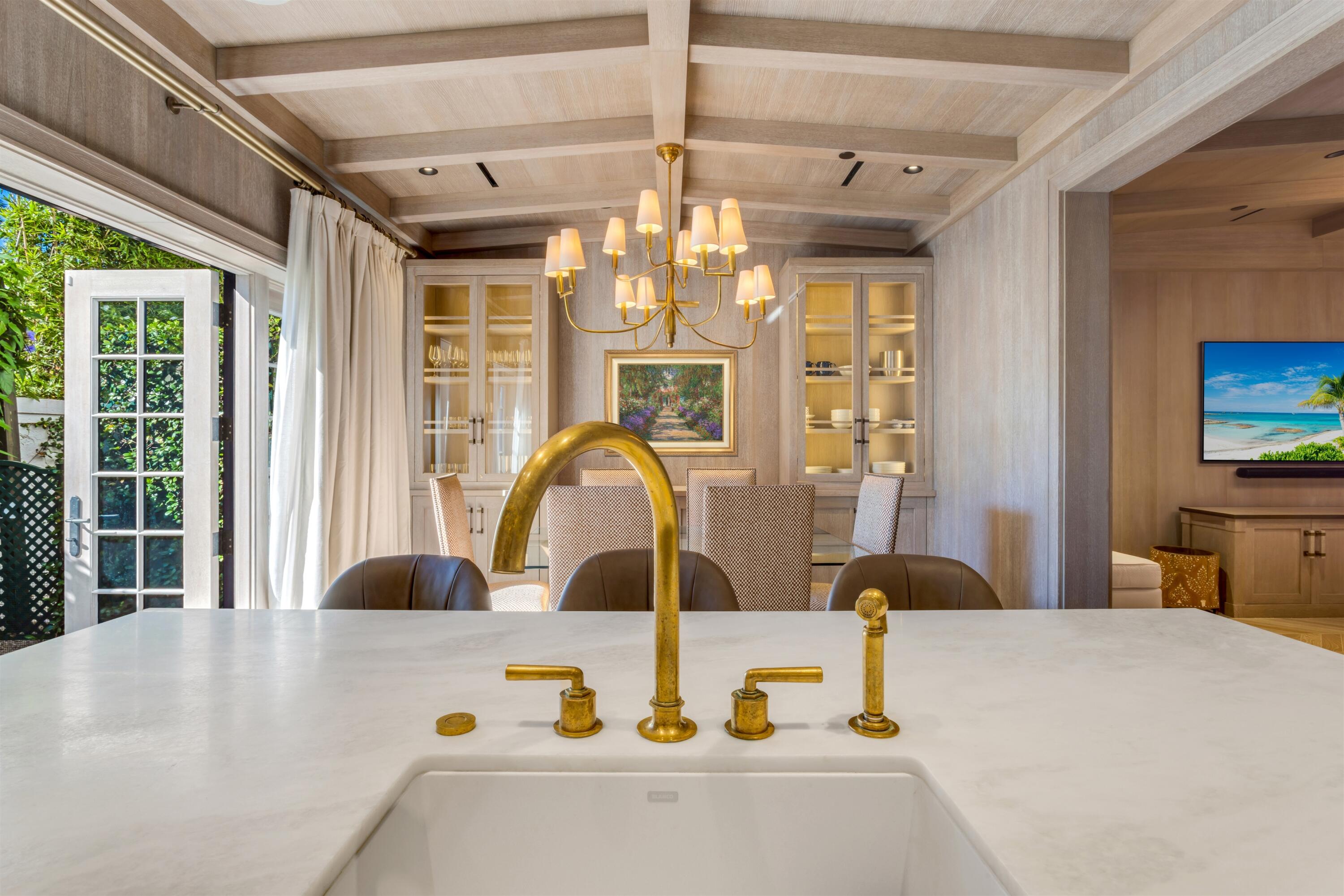 PHIPPS PLAZA - Residential