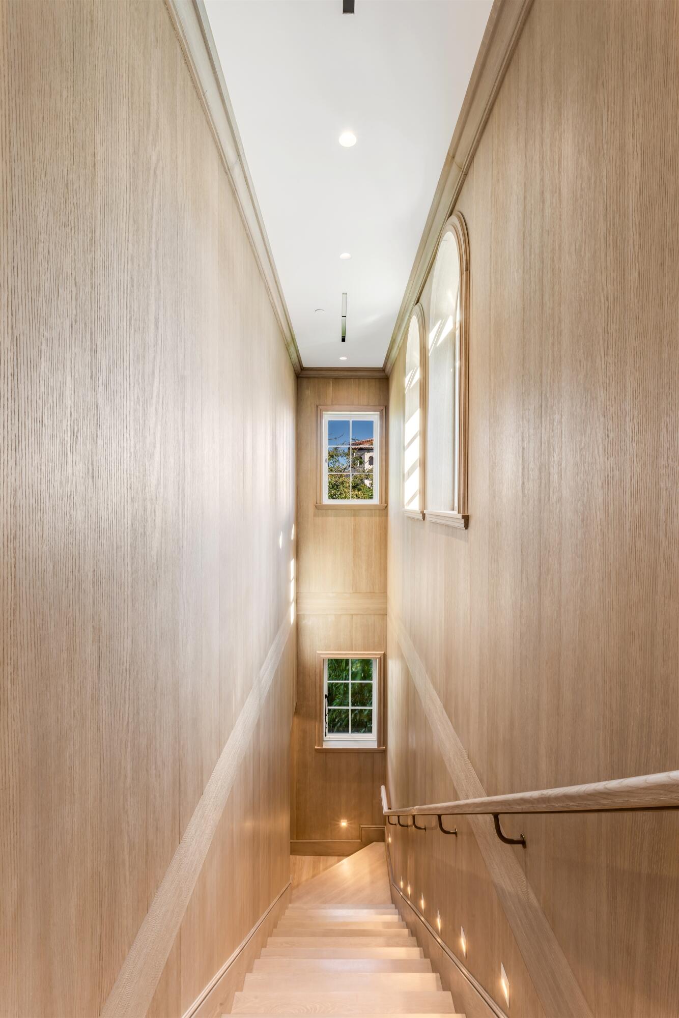 PHIPPS PLAZA - Residential