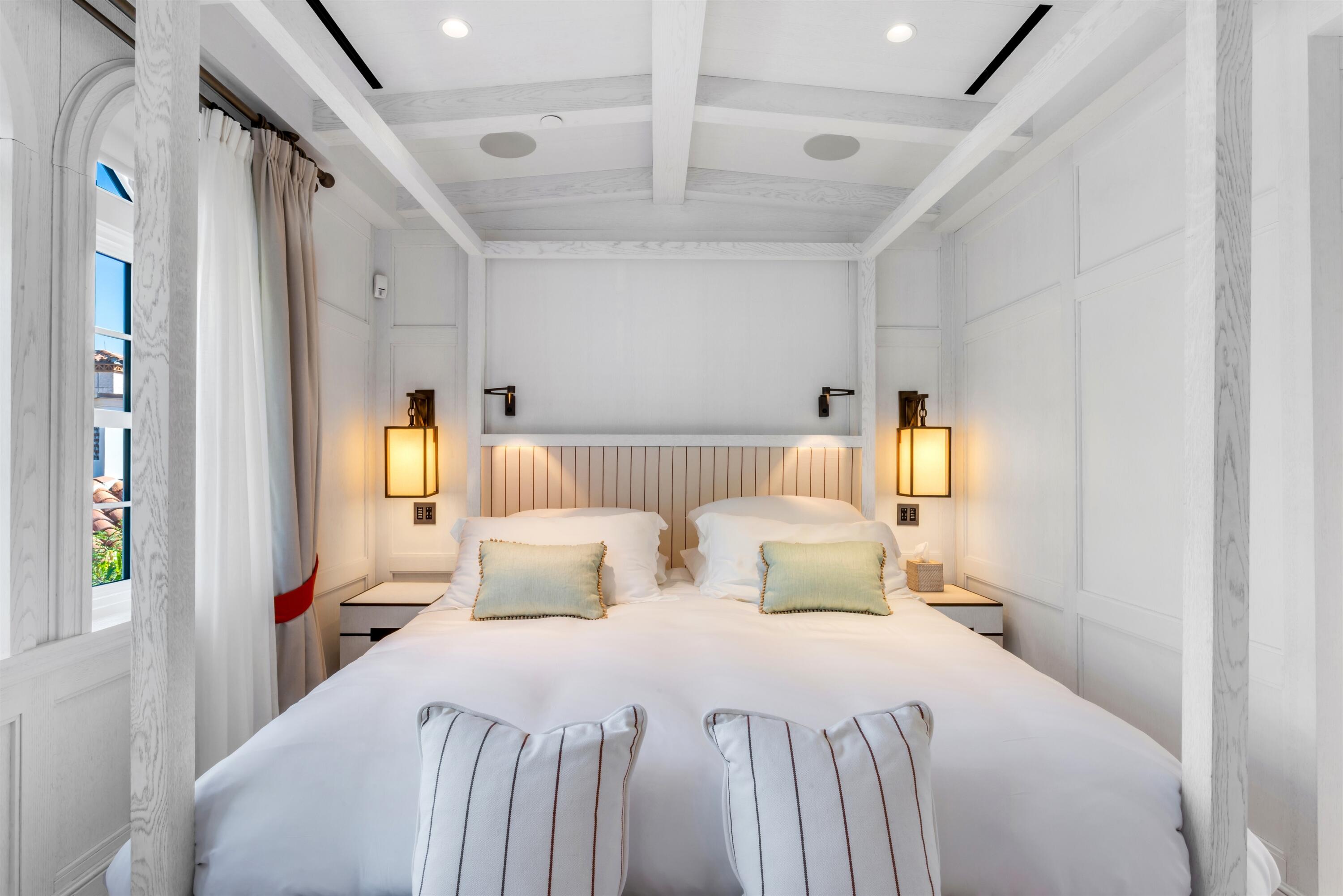 PHIPPS PLAZA - Residential