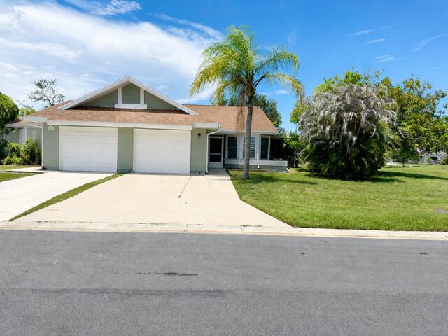 Photo of 1478 SE Larkwood Circle, Port Saint Lucie, FL 34952 (MLS # B26042357)