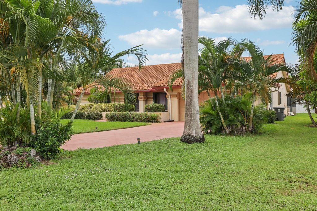 Photo of 9362 Laurel Green Drive, Boynton Beach, FL 33437 (MLS # R11119920)