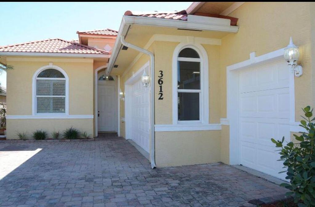 Photo of 3612 Grove Court, Fort Pierce, FL 34951 (MLS # R11080914)