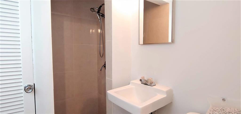 PALM BEACH SHORES - Residential Lease