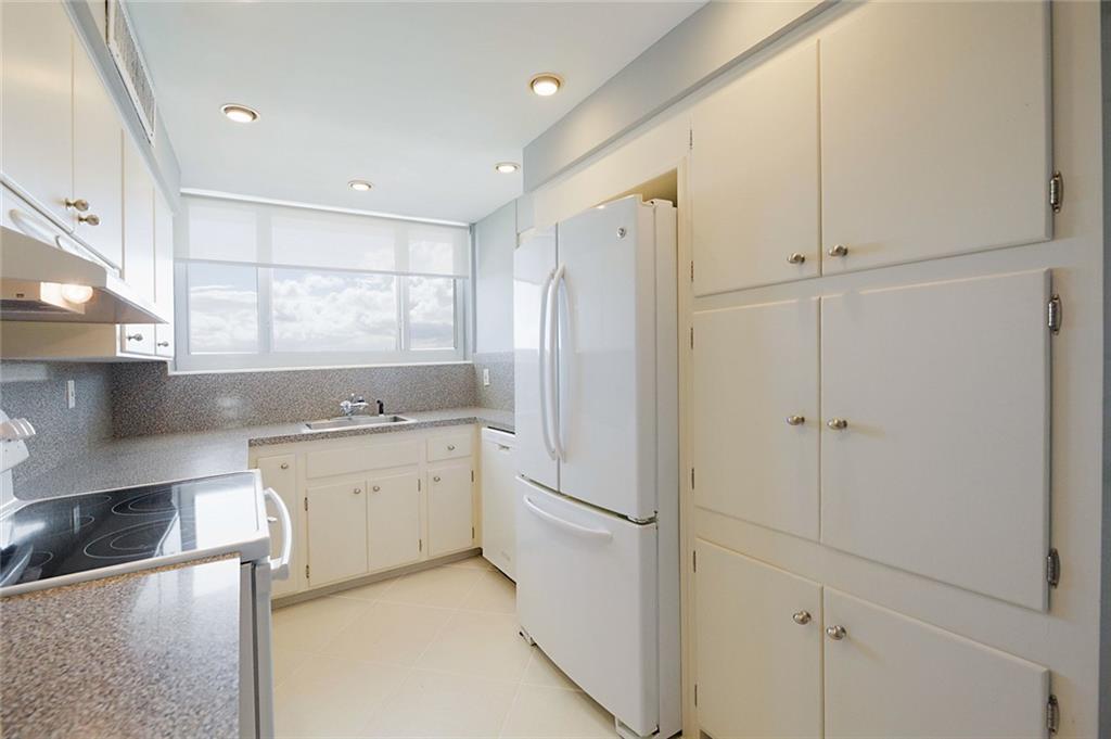 The Four Seasons Condo - Residential Lease