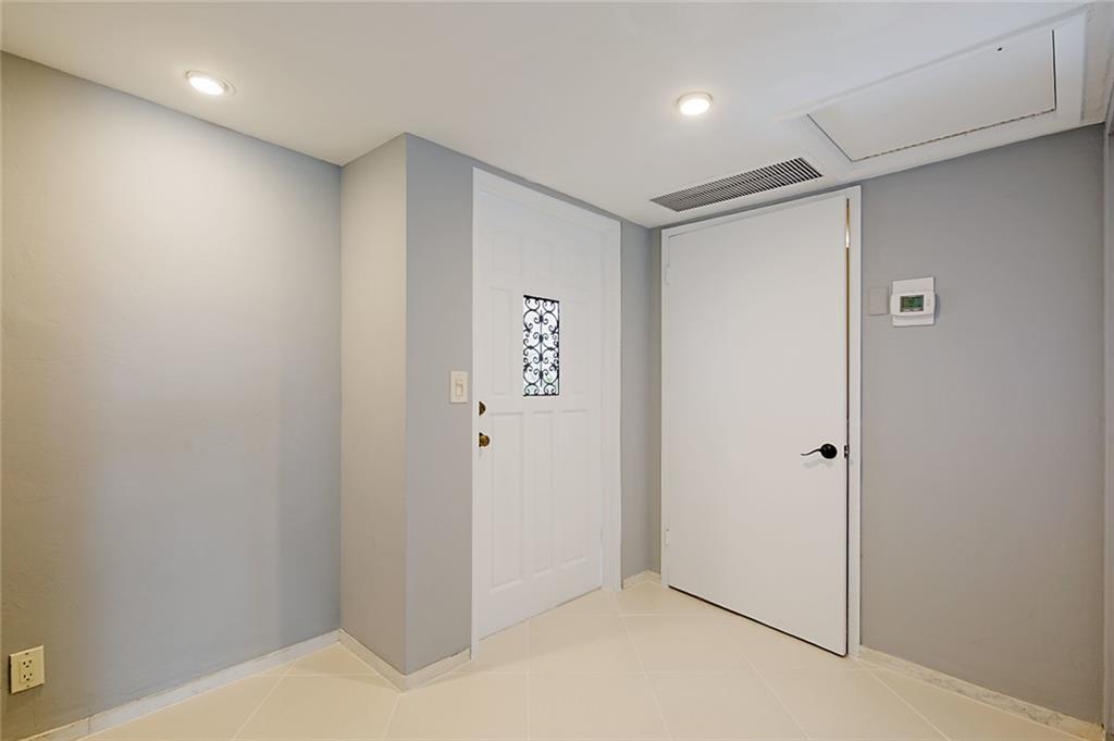 The Four Seasons Condo - Residential Lease