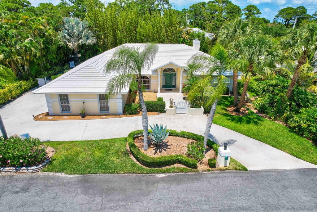 Photo of 8645 SE Gulfstream Place, Hobe Sound, FL 33455 (MLS # R11029299)