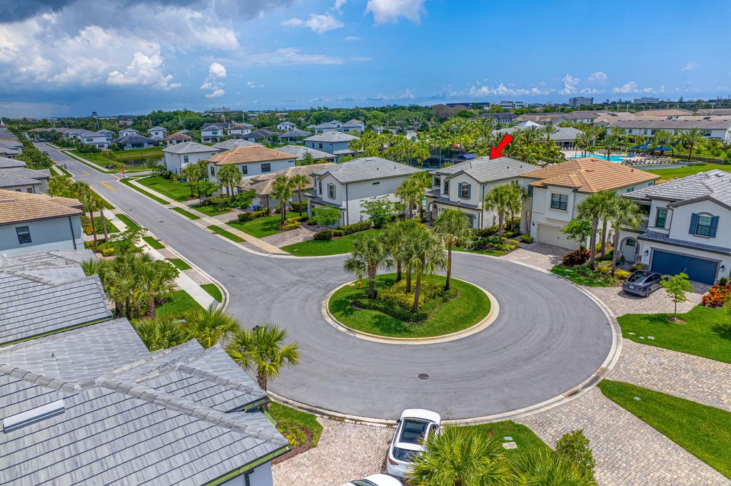 Photo of 4460 Gramercy Drive, Oakland Park, FL 33309 (MLS # B26021206)