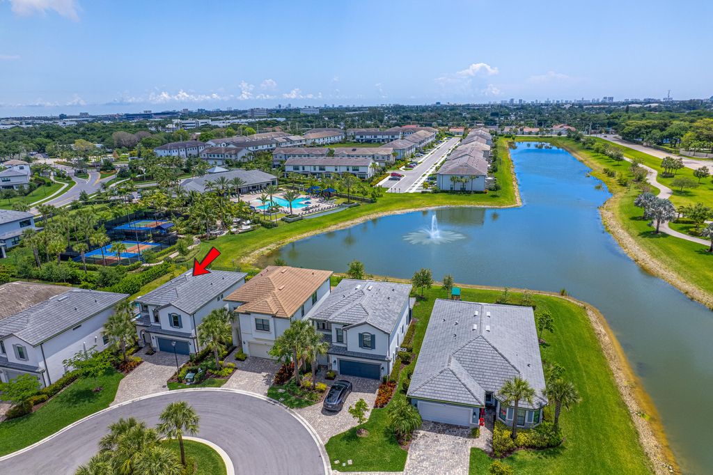 Photo of 4460 Gramercy Drive, Oakland Park, FL 33309 (MLS # B26021206)