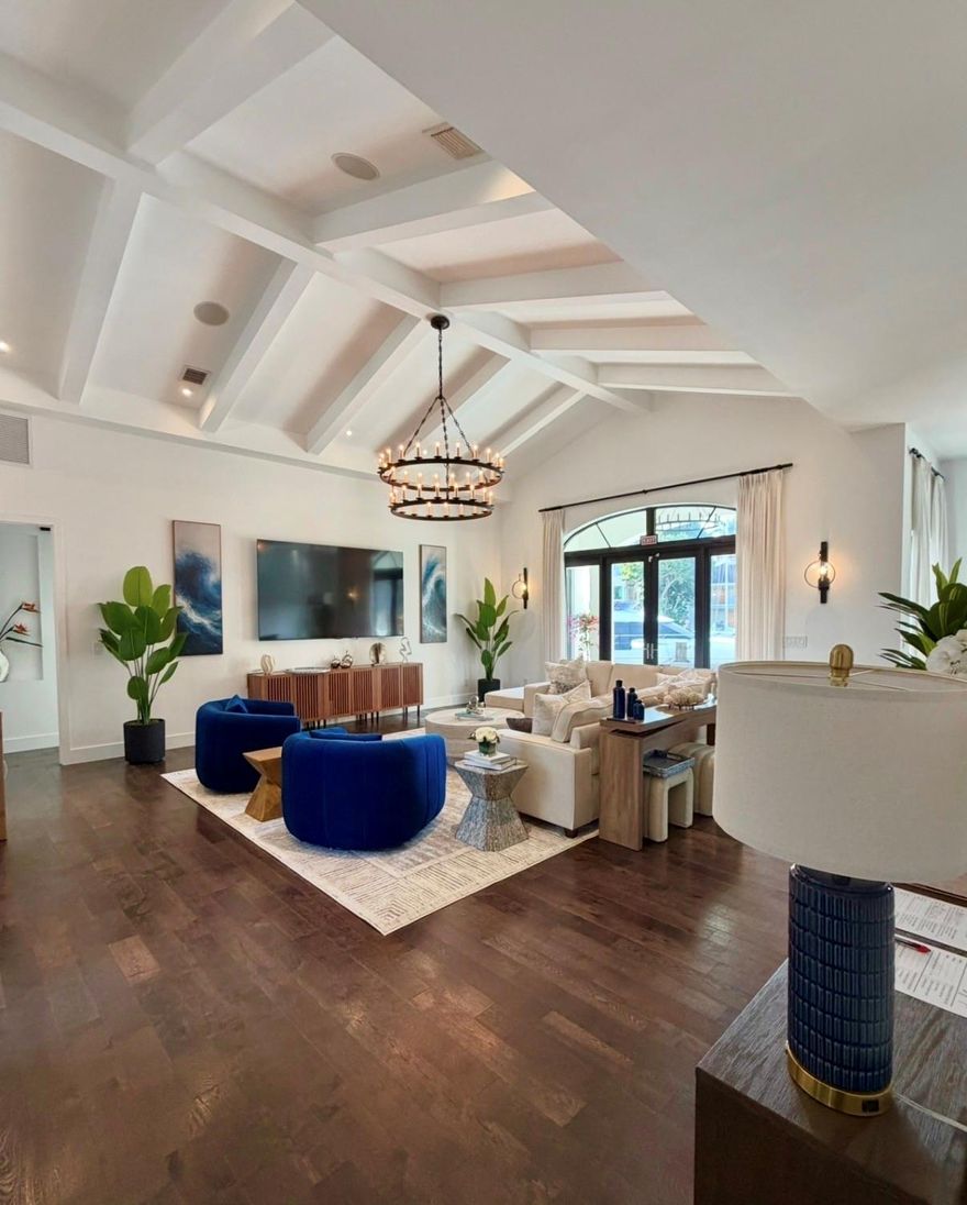 Come home to this luxurious resort style waterfront home, on the Las Olas Isles. This Gem is available short term daily weekly monthly and yearly lease. Inquiry Price varies by the length & dates. A + school district. This is a stunning furnished residence in one of Fort Lauderdale’s most desirable yachting communities. Dock has room for a jetski, small boat, or paddleboards & kayaks, for lots of nice memories on the water. Walk or enjoy an easy bike ride to the ocean and all the amazing top restaurants and shopping are minutes away! This exceptional home offers the perfect blend of elegance, comfort, and resort-style living ideal for those seeking a refined coastal lifestyle. Abundant light & beautiful high ceilings. From the moment you arrive, you will be ant peace in this gorgeous home.