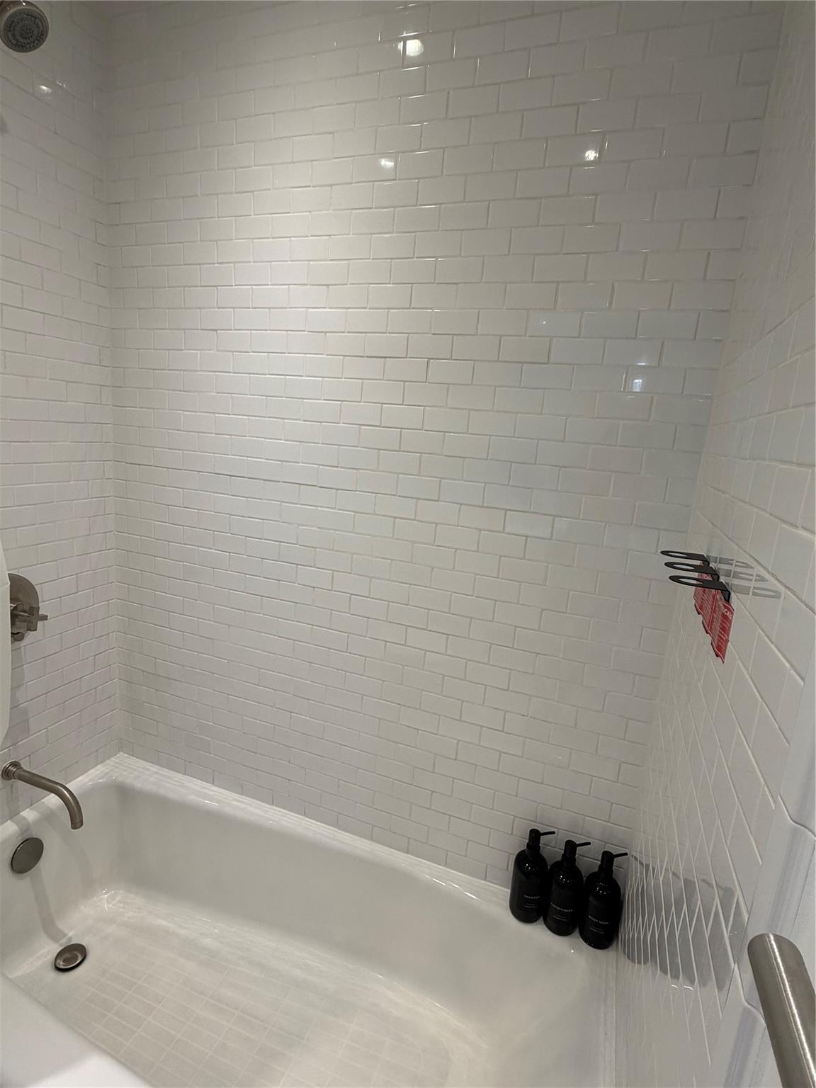 NURMI ISLES ISLAND NO 3 - Residential Lease