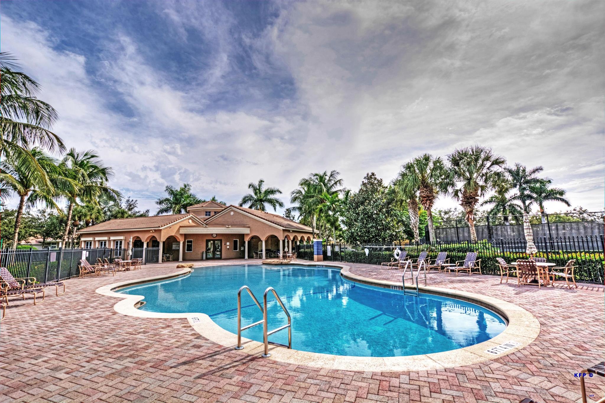 PINES ON PENNOCK LANE PUD 2 - PASEOS - Residential