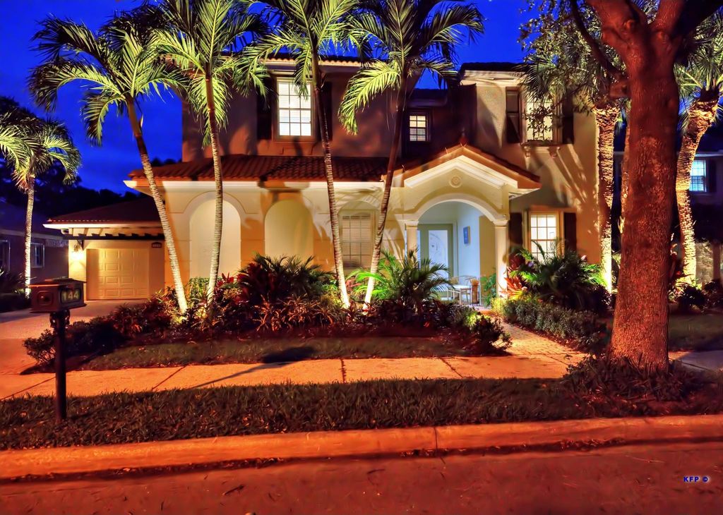 Photo of 144 Via Veracruz, Jupiter, FL 33458 (MLS # R10970922)