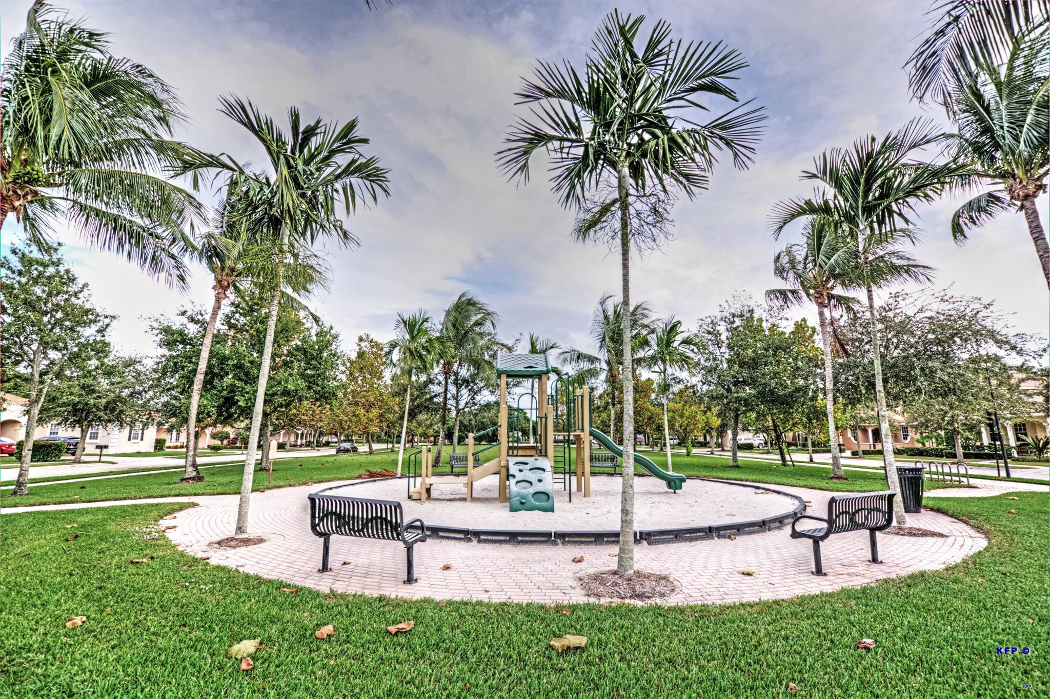 PINES ON PENNOCK LANE PUD 2 - PASEOS - Residential