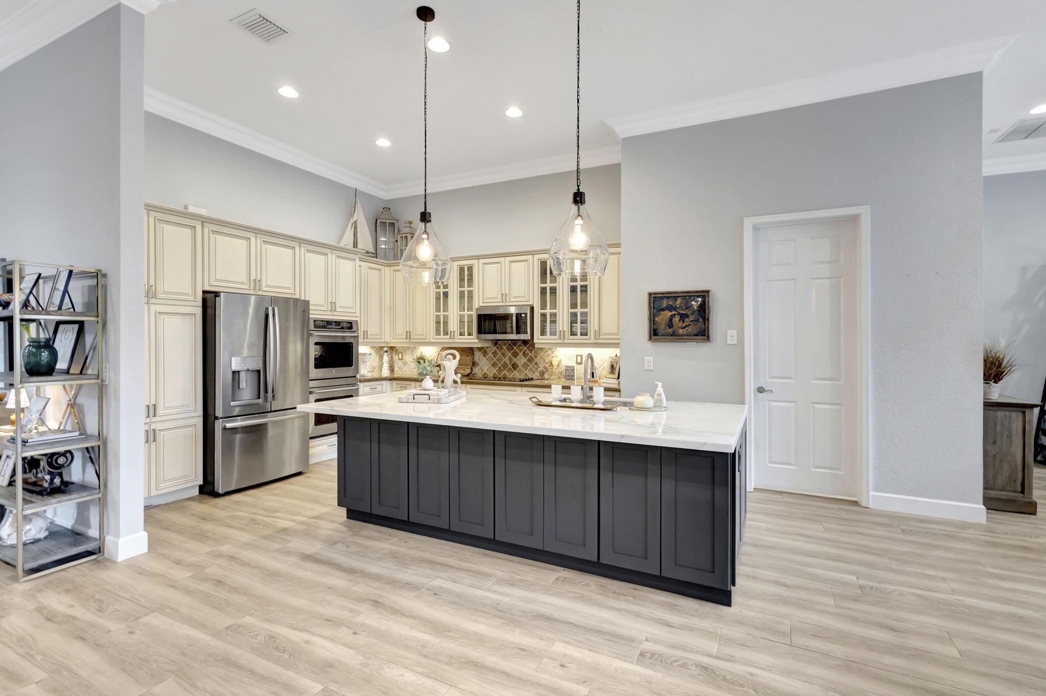 PINES ON PENNOCK LANE PUD 2 - PASEOS - Residential