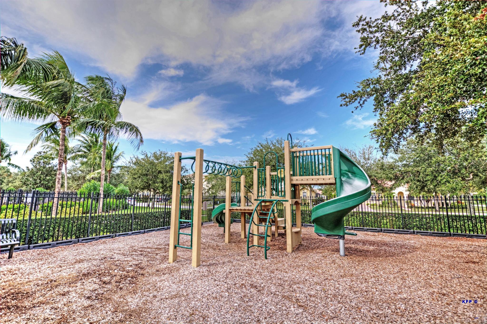 PINES ON PENNOCK LANE PUD 2 - PASEOS - Residential