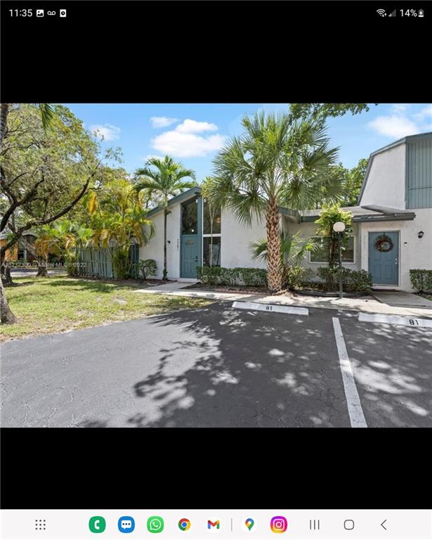 VILLA 2/2 FURNISHED READY FOR MOVE IN ALL IS NEW KITCHEN,FLOOR,PAINT,BATHROOM,APPLIANCES DON'T MISS THIS ONE