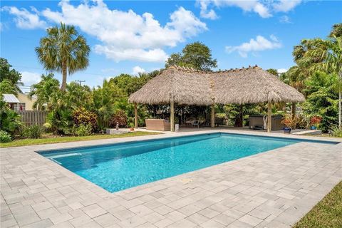 Photo of 216 SE Flamingo Avenue, Stuart, FL 34996 (MLS # R11124301)