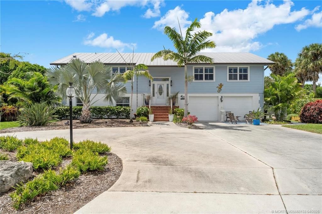 Photo of 216 SE Flamingo Avenue, Stuart, FL 34996 (MLS # R11124301)