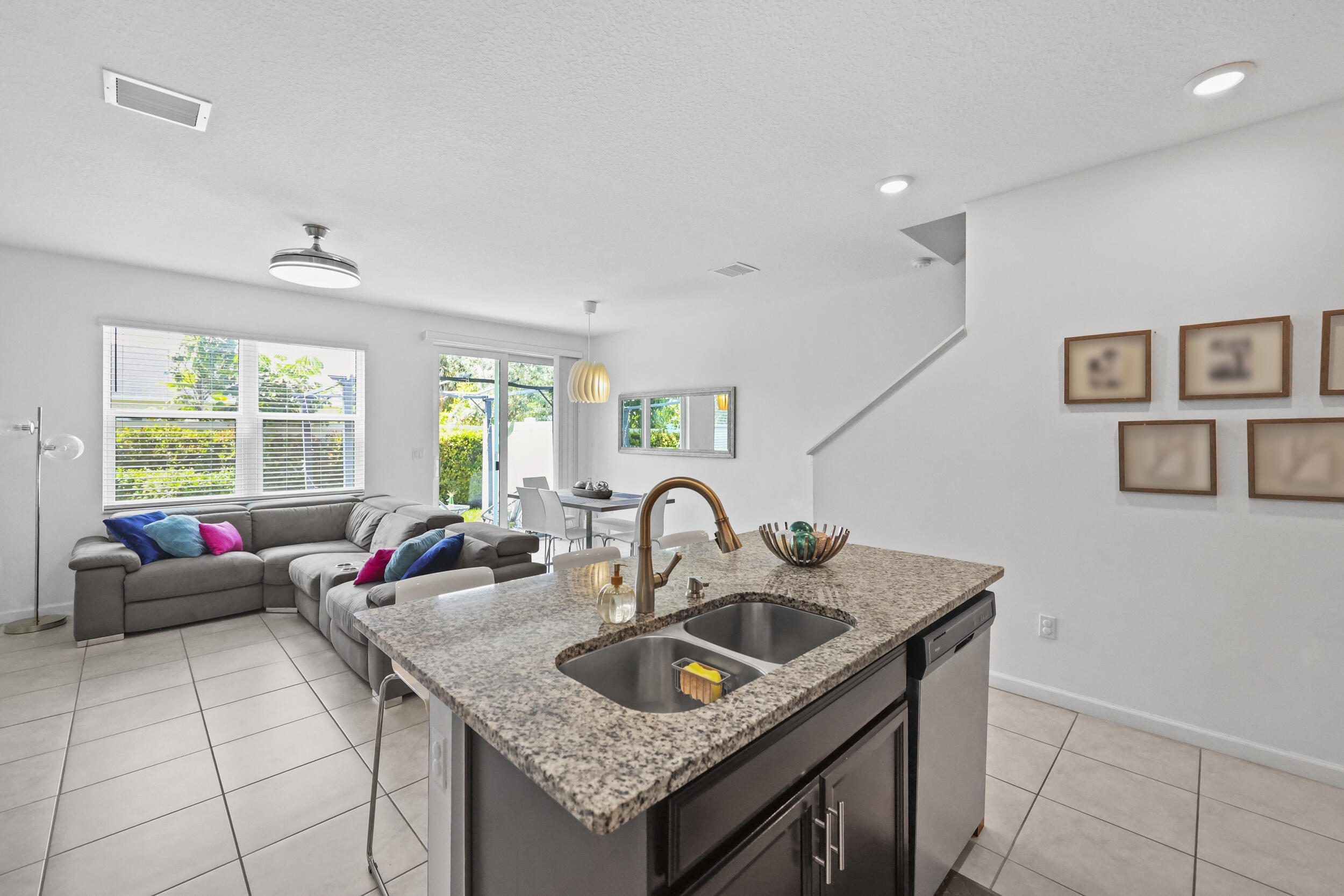 CATALINA TOWNHOMES PLAT - Residential