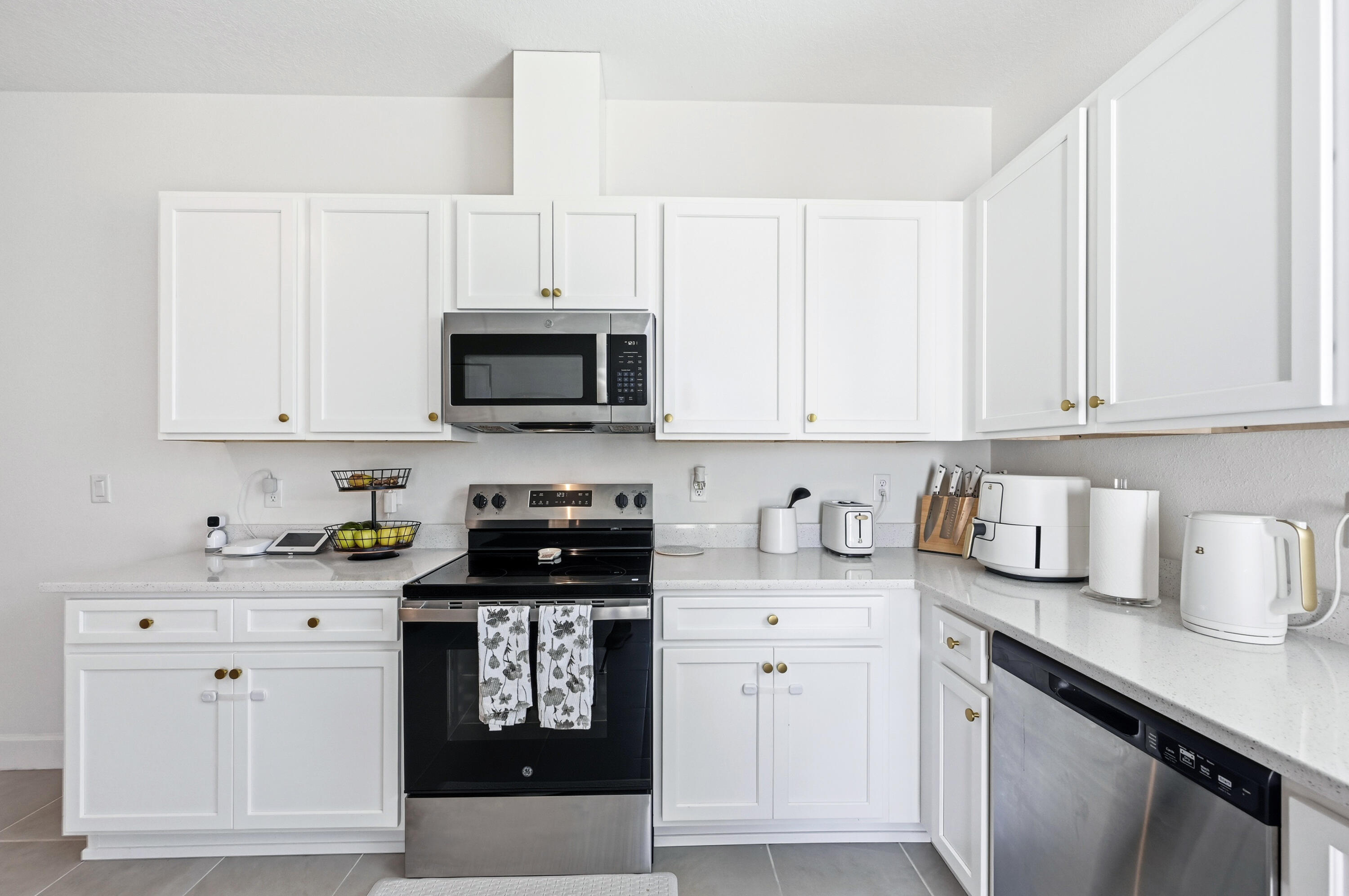 SPRING HILL UNIT 21 - Residential Lease