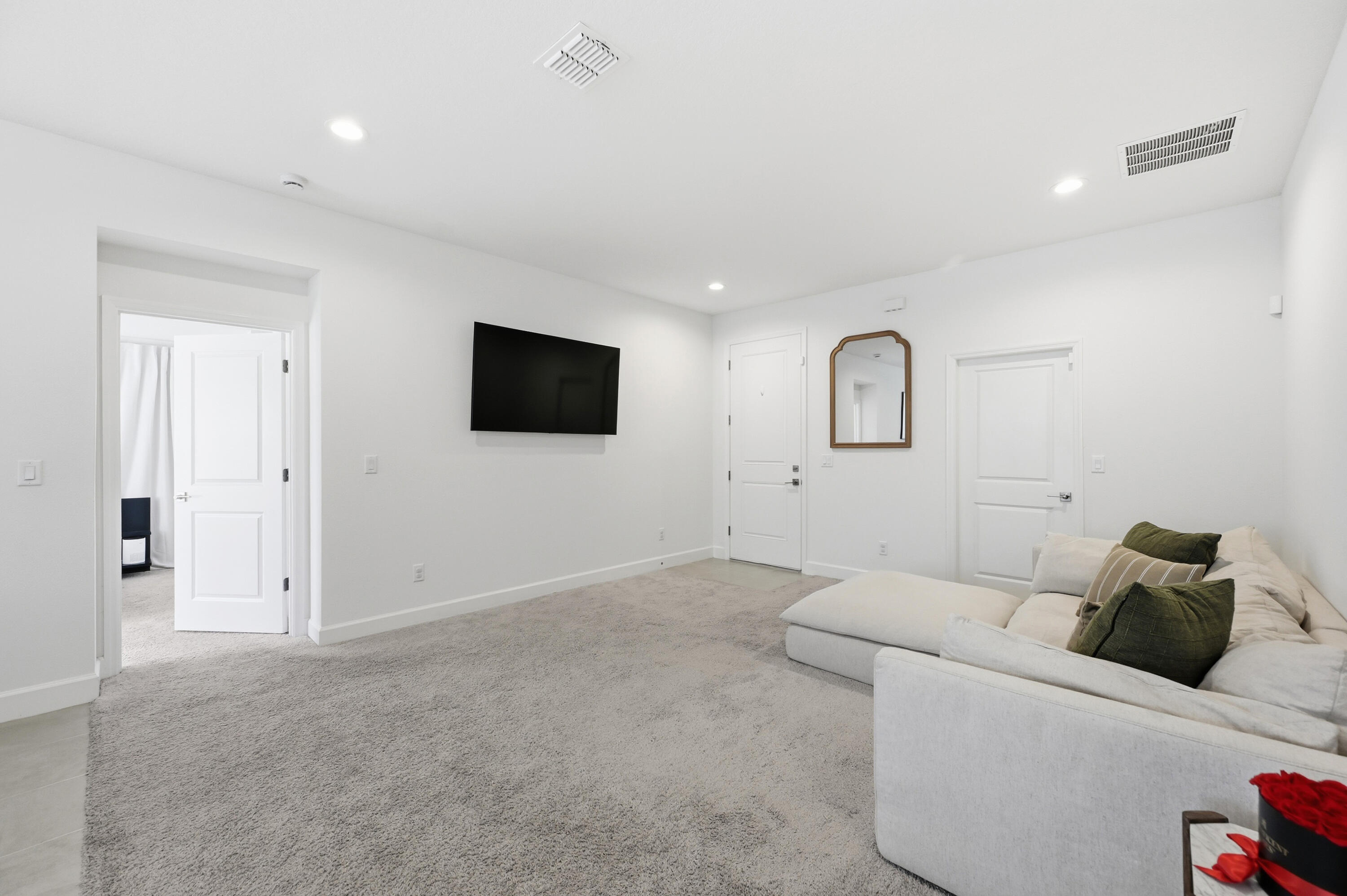 SPRING HILL UNIT 21 - Residential Lease