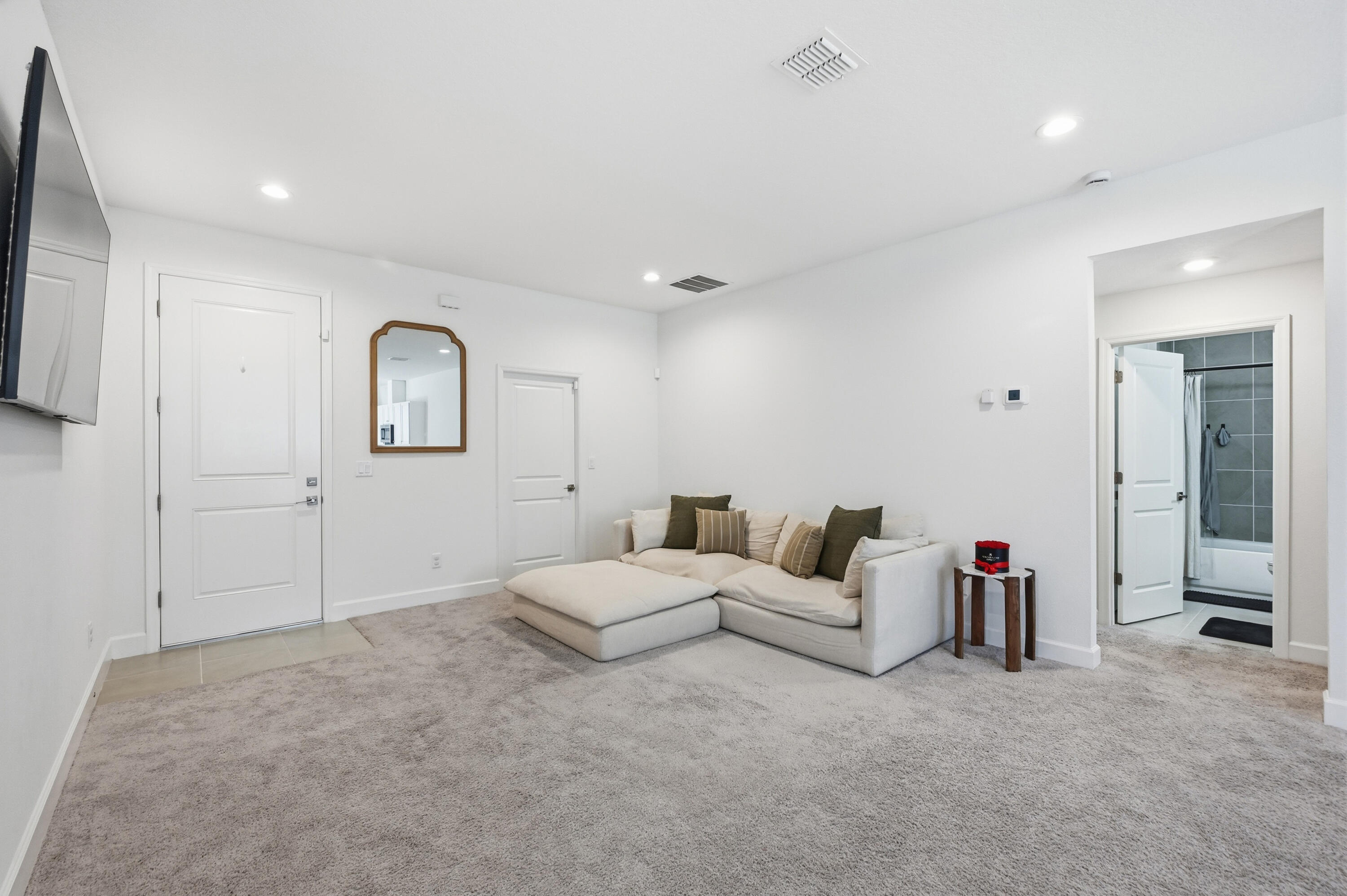 SPRING HILL UNIT 21 - Residential Lease