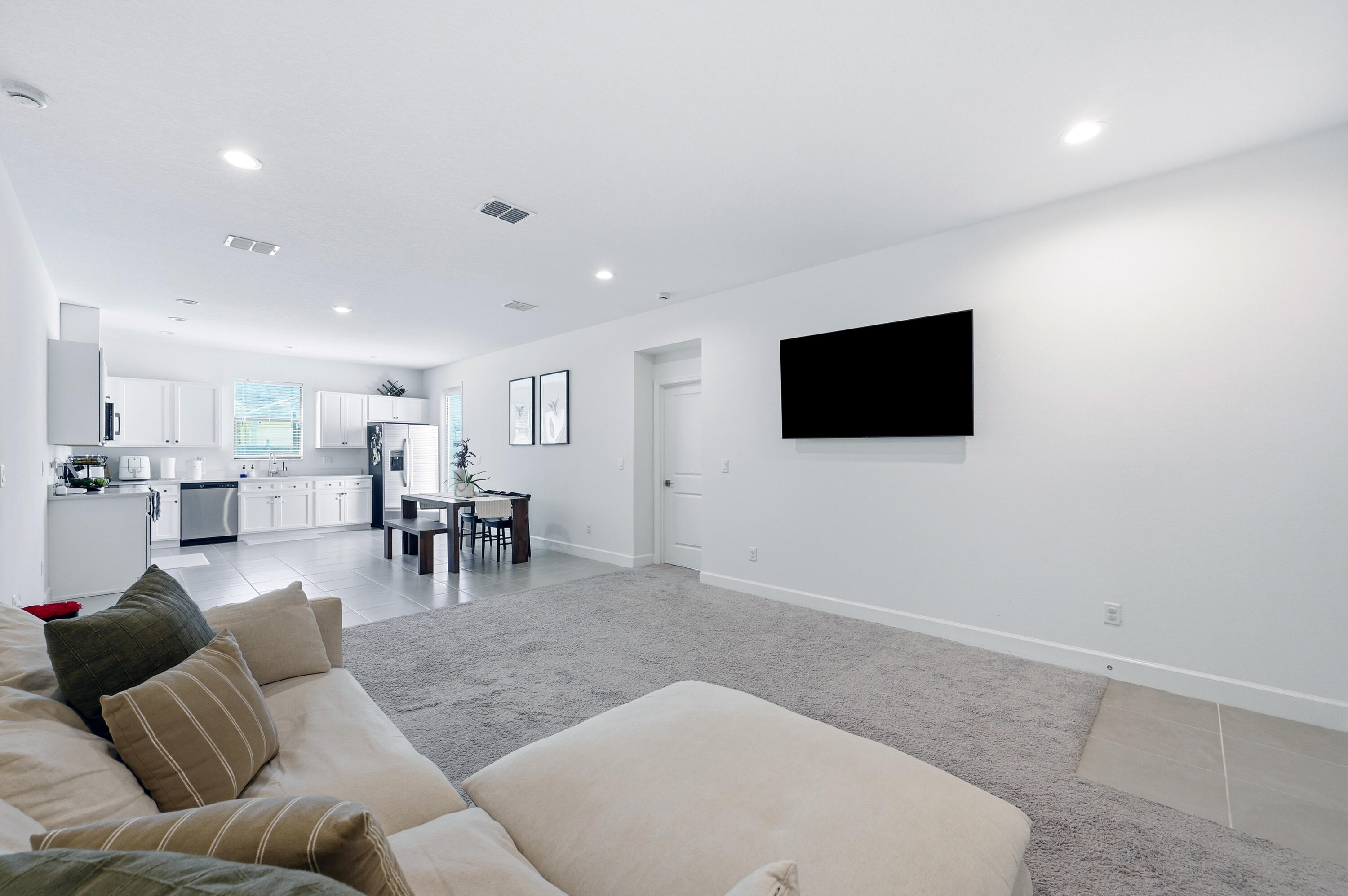 SPRING HILL UNIT 21 - Residential Lease