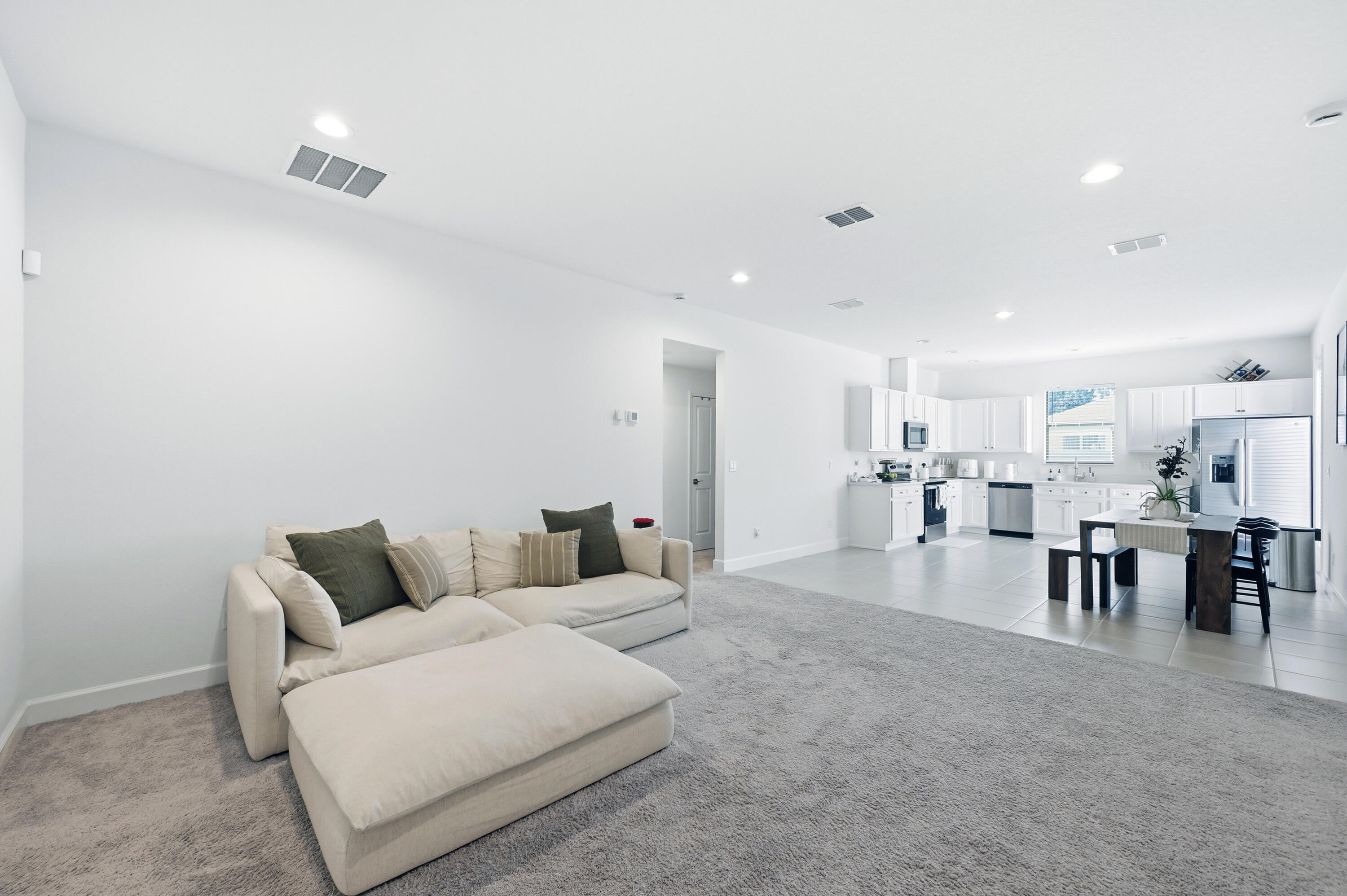 SPRING HILL UNIT 21 - Residential Lease