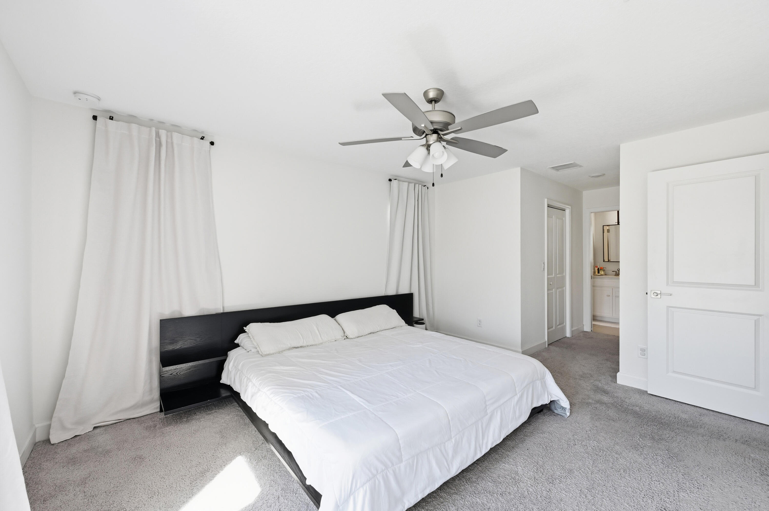 SPRING HILL UNIT 21 - Residential Lease