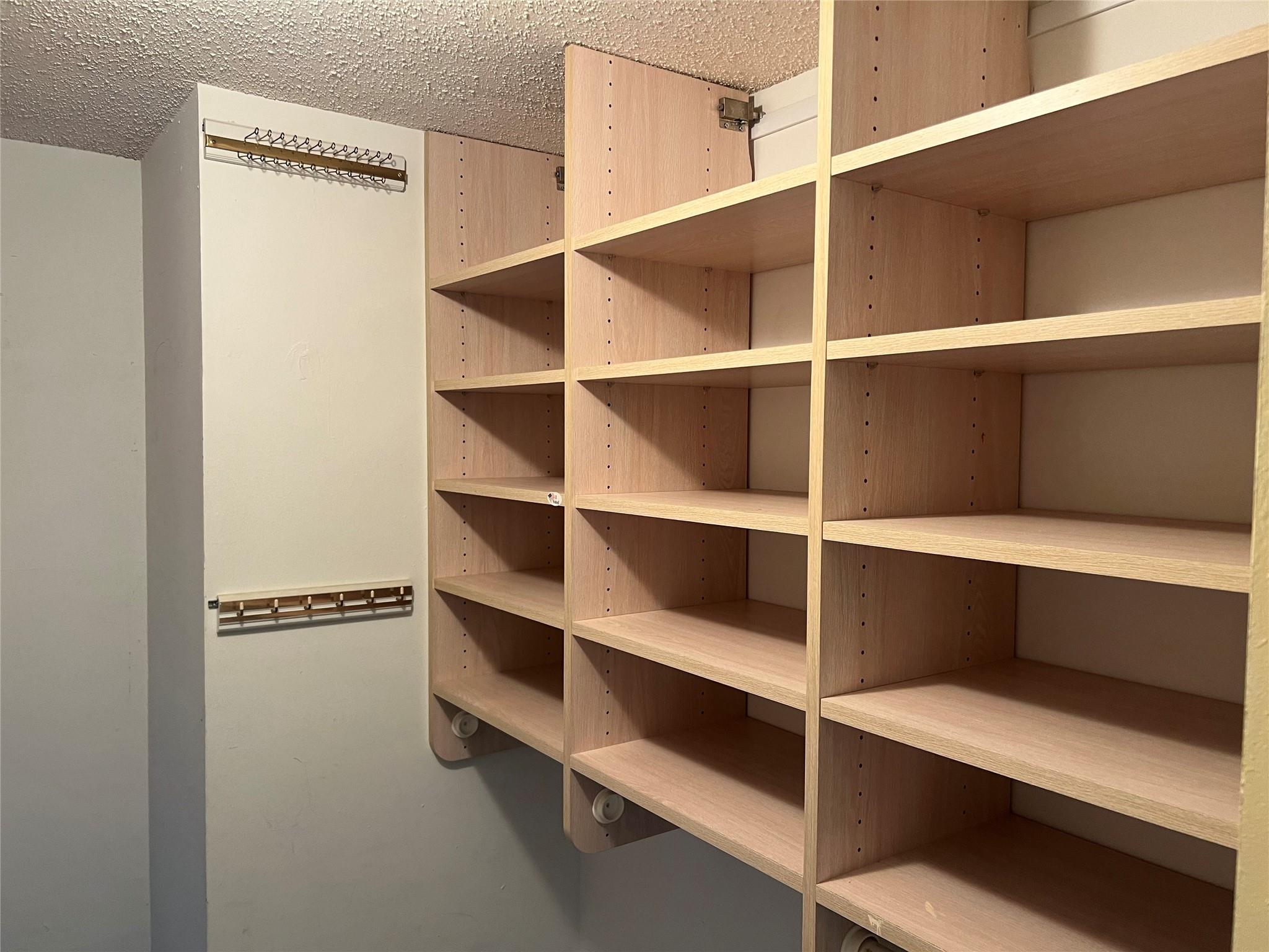 OAKLAND ESTATE - Residential