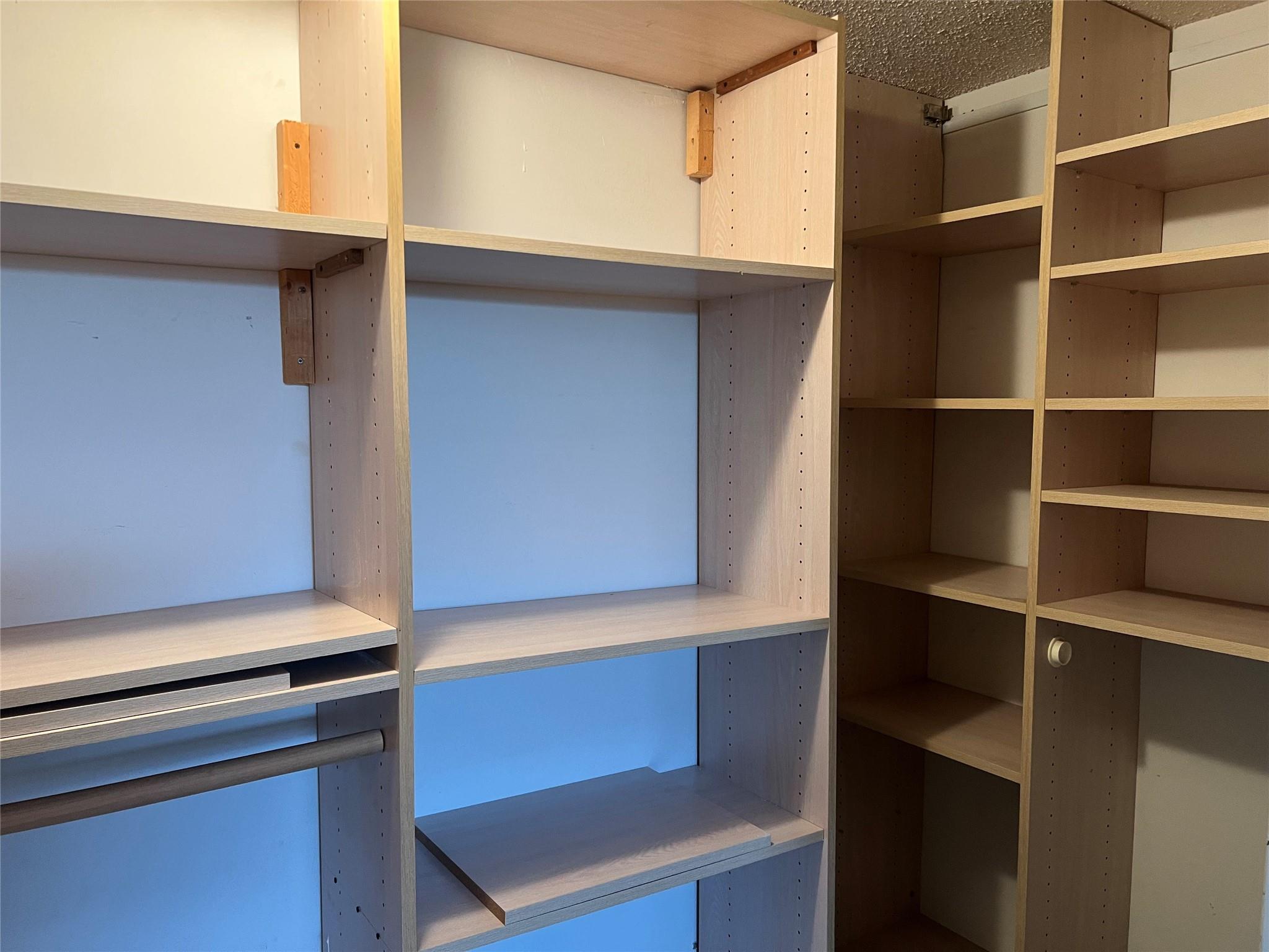 OAKLAND ESTATE - Residential