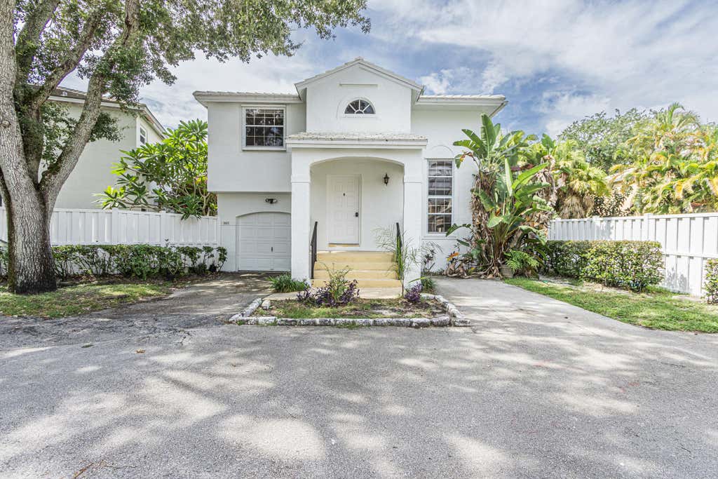 Photo of 9825 NW 2nd Court, Plantation, FL 33324 (MLS # B26058491)
