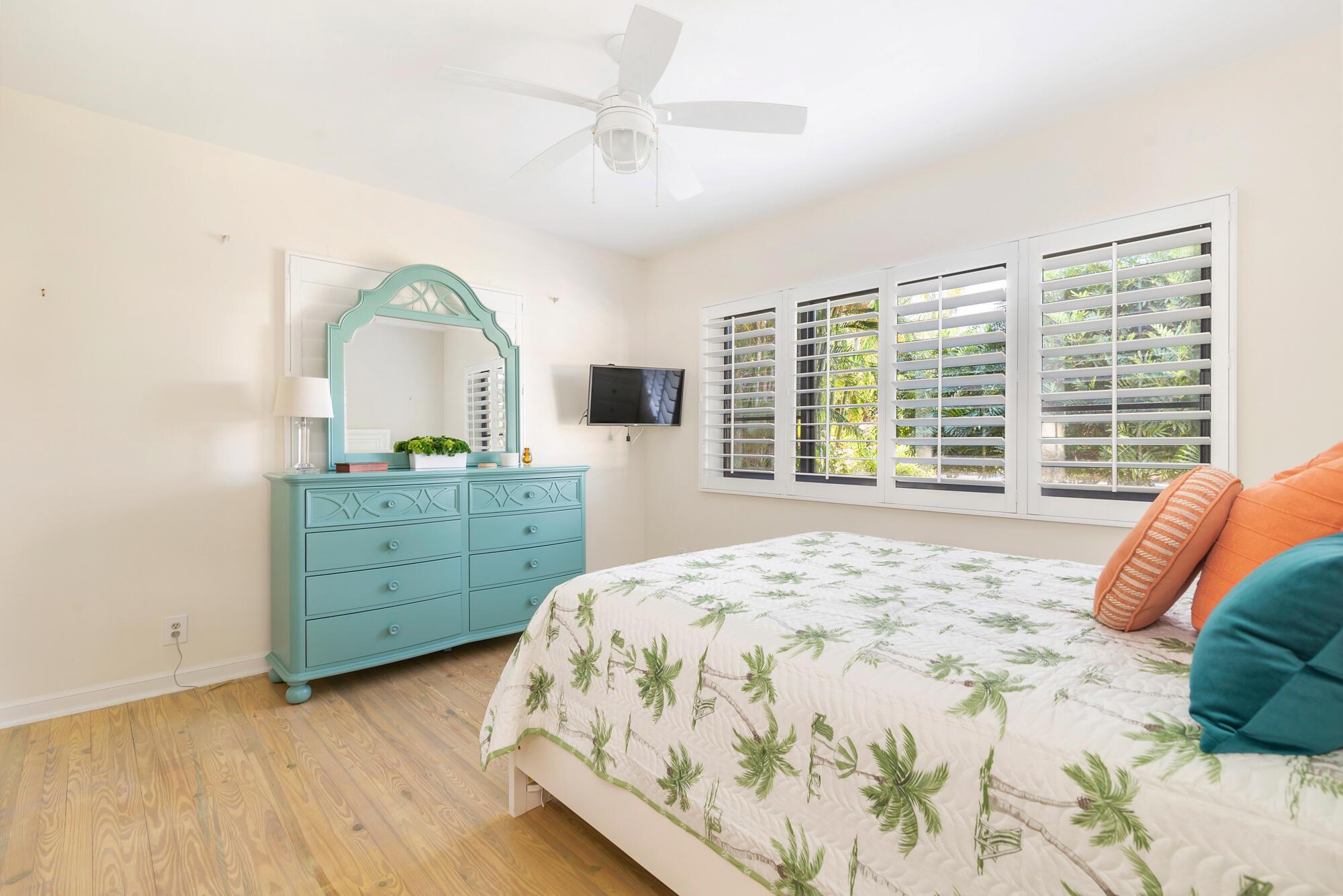 LAKE WORTH TOWN OF - Residential Lease