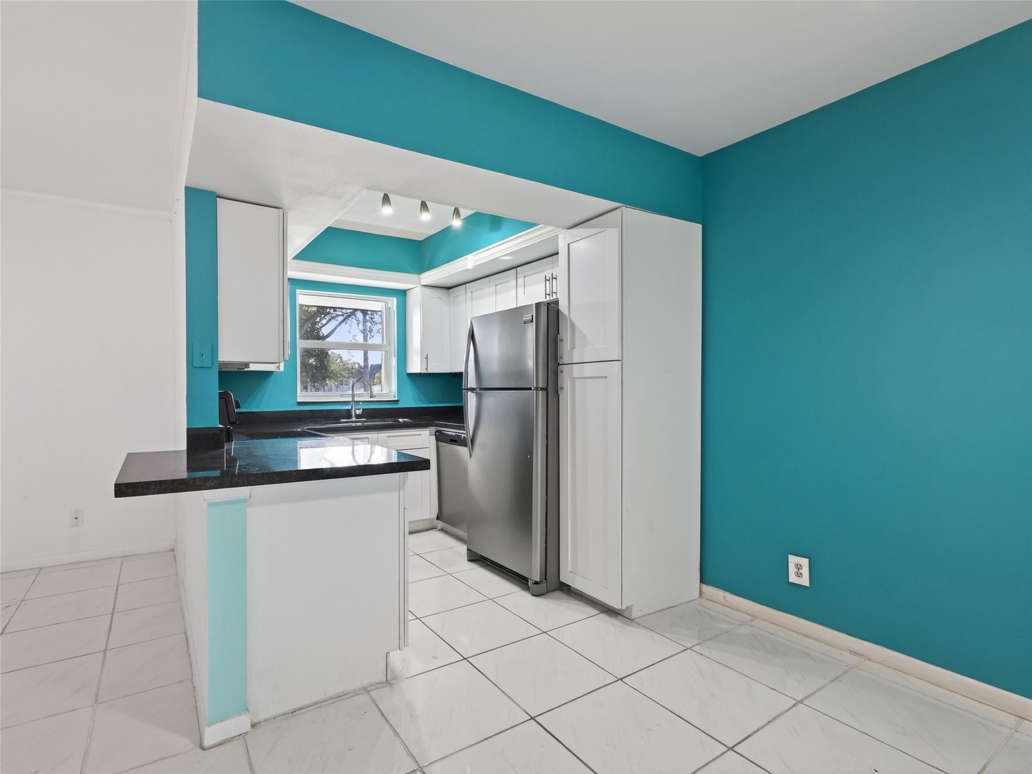 8400 W SAMPLE Road 203