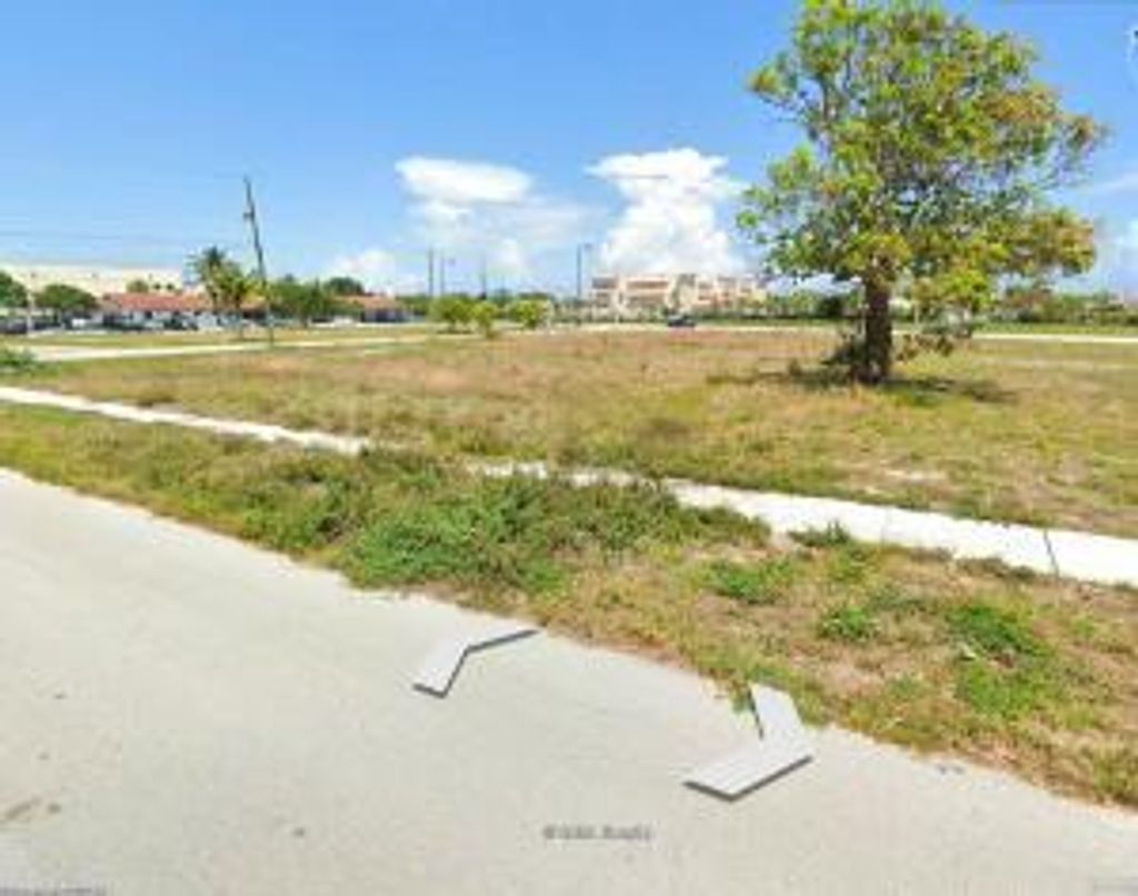 Photo of 84 SW 1 Court, Deerfield Beach, FL 33441 (MLS # R11160640)