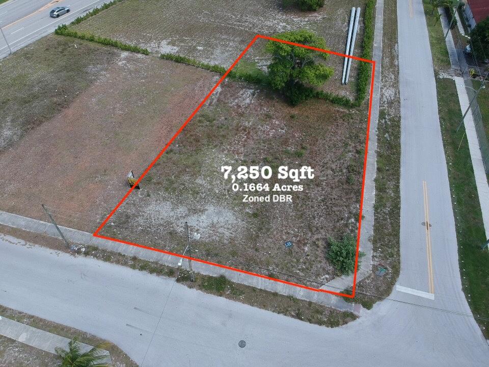 84 SW 1 Court, Deerfield Beach FL 33441