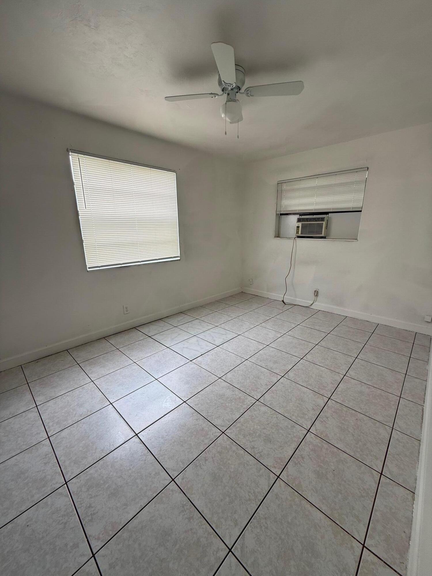 SUNSHINE VILLAS - Residential Lease