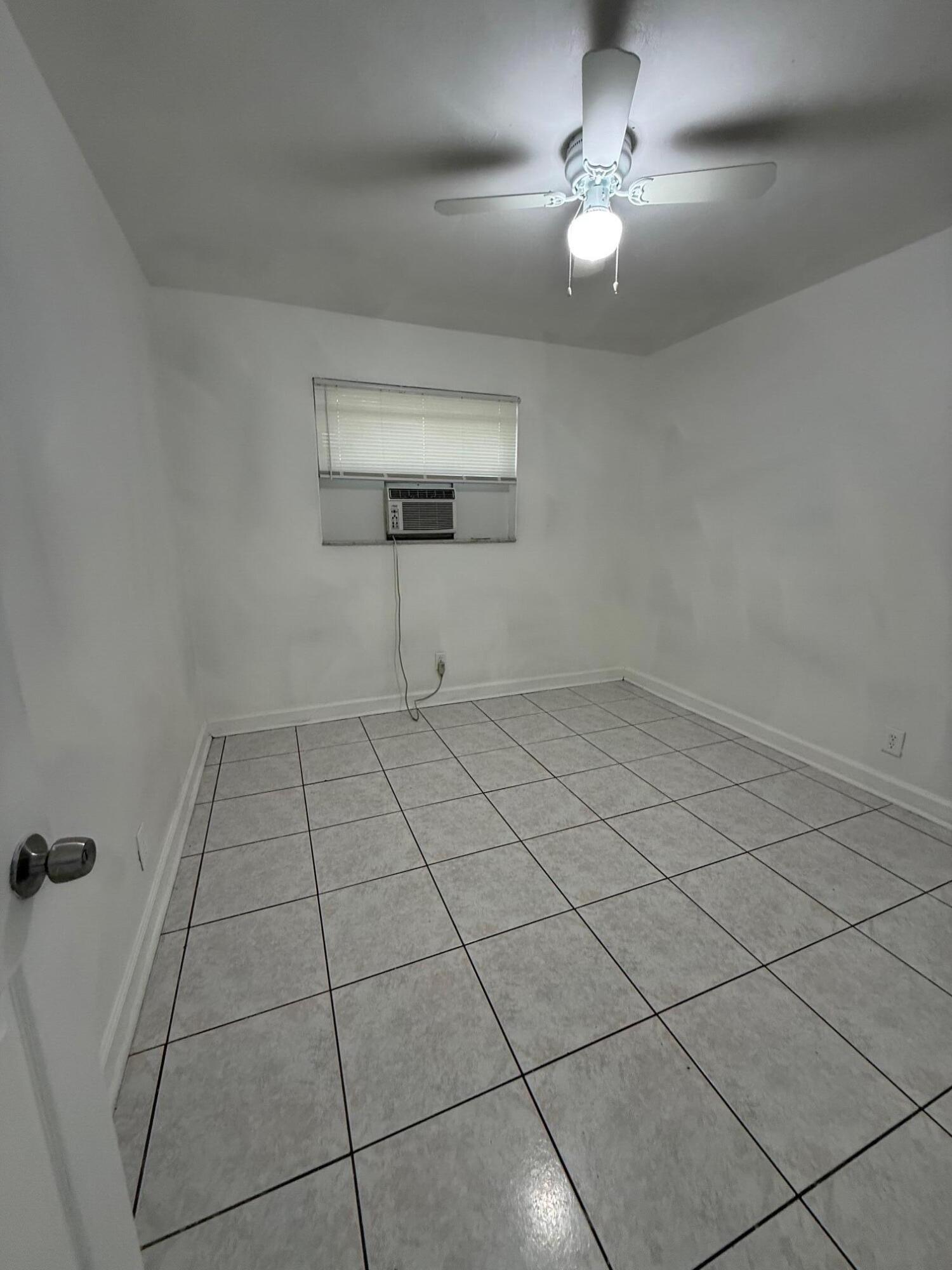 SUNSHINE VILLAS - Residential Lease